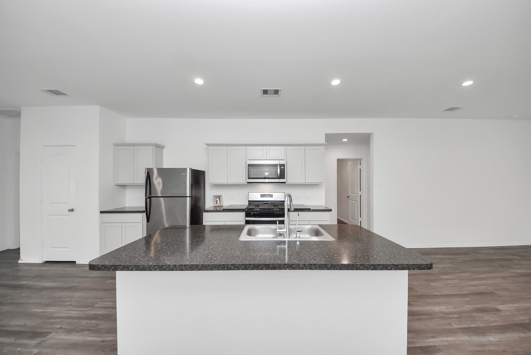 5611 Simcrest Grove Drive Property Photo 8