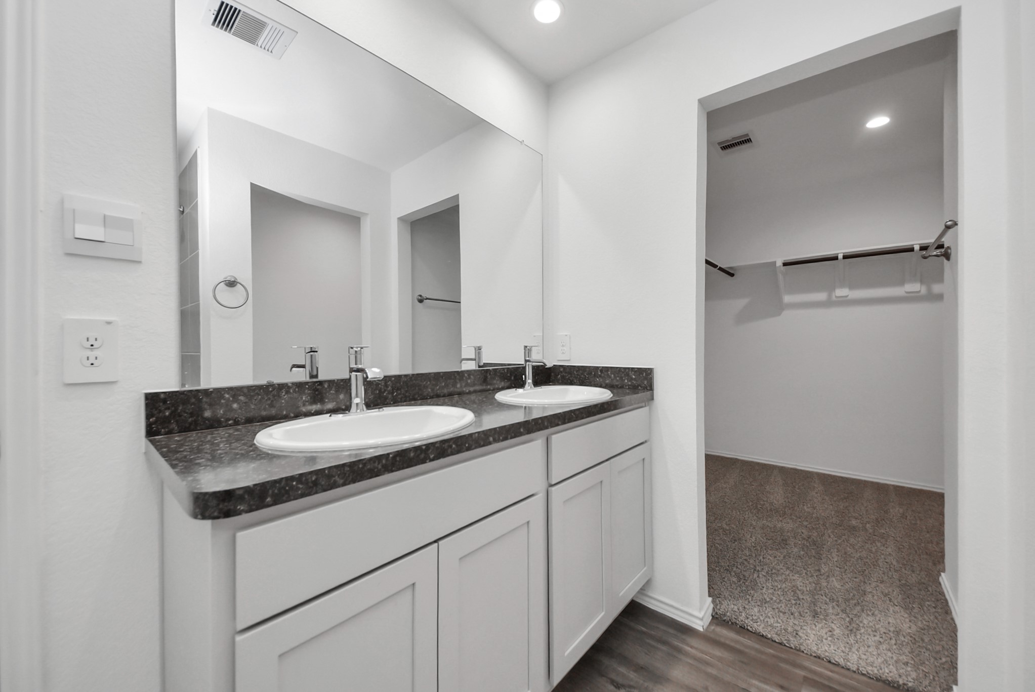 5611 Simcrest Grove Drive Property Photo 15