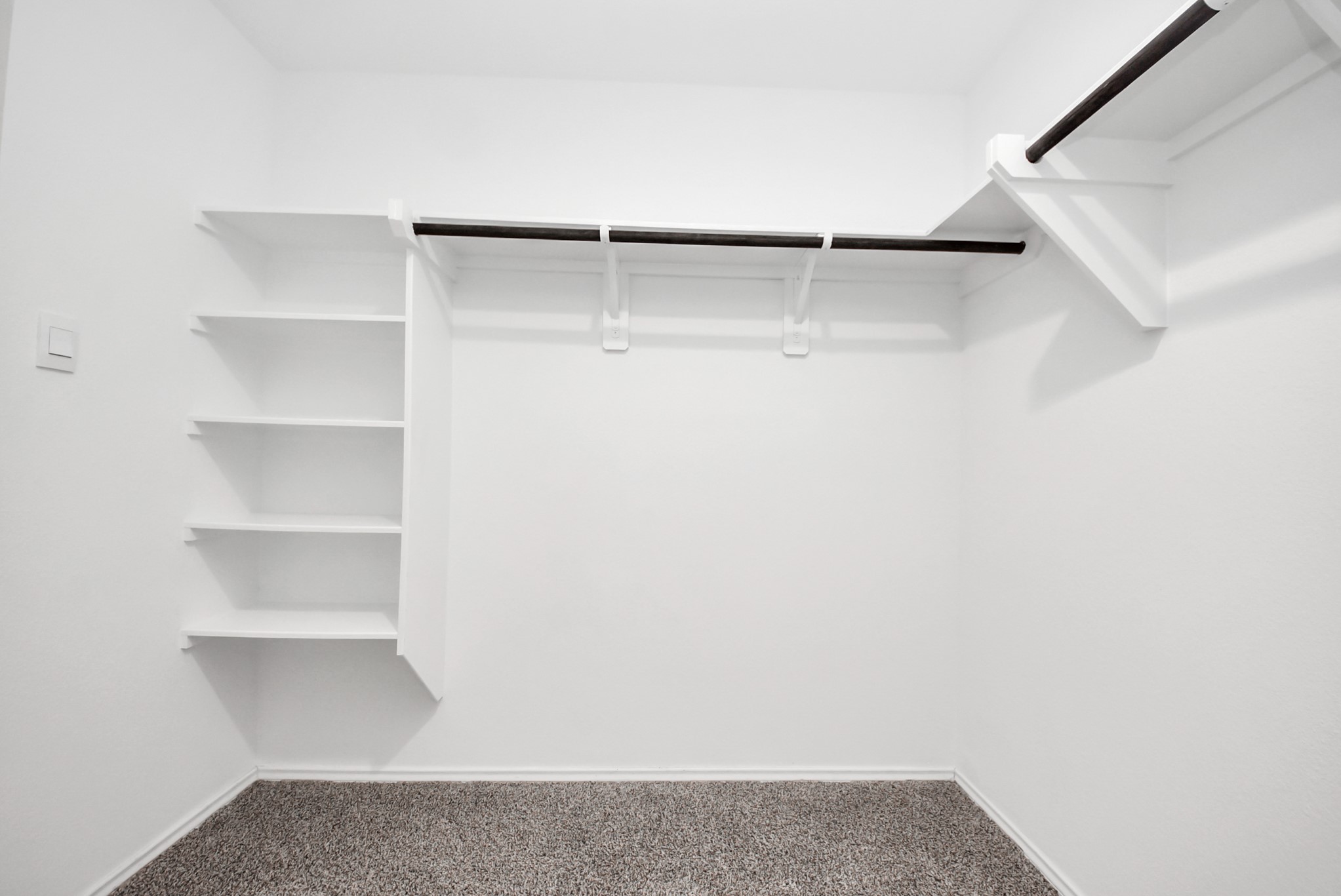5611 Simcrest Grove Drive Property Photo 16