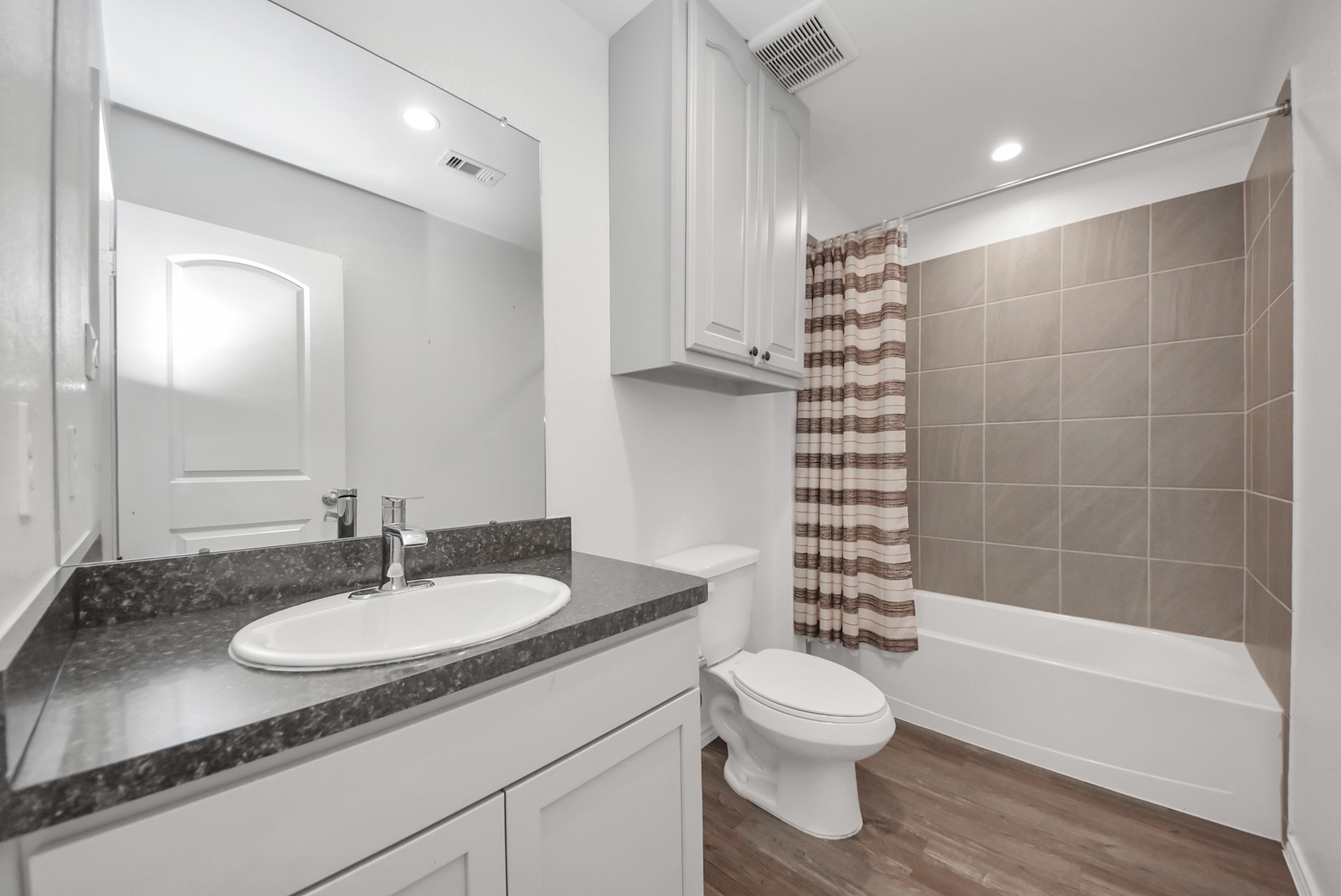 5611 Simcrest Grove Drive Property Photo 18