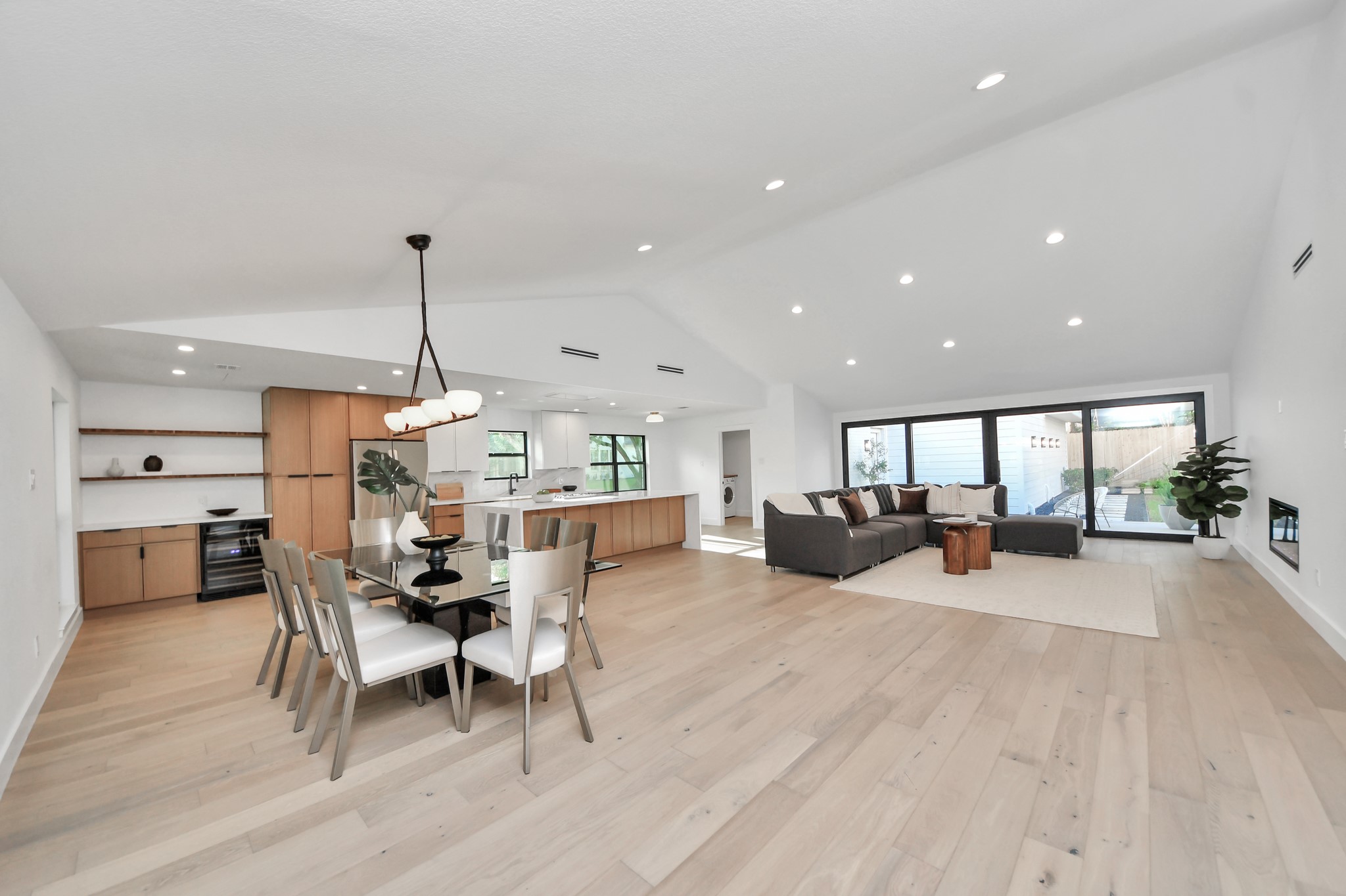 12503 Barryknoll Lane Property Photo 4