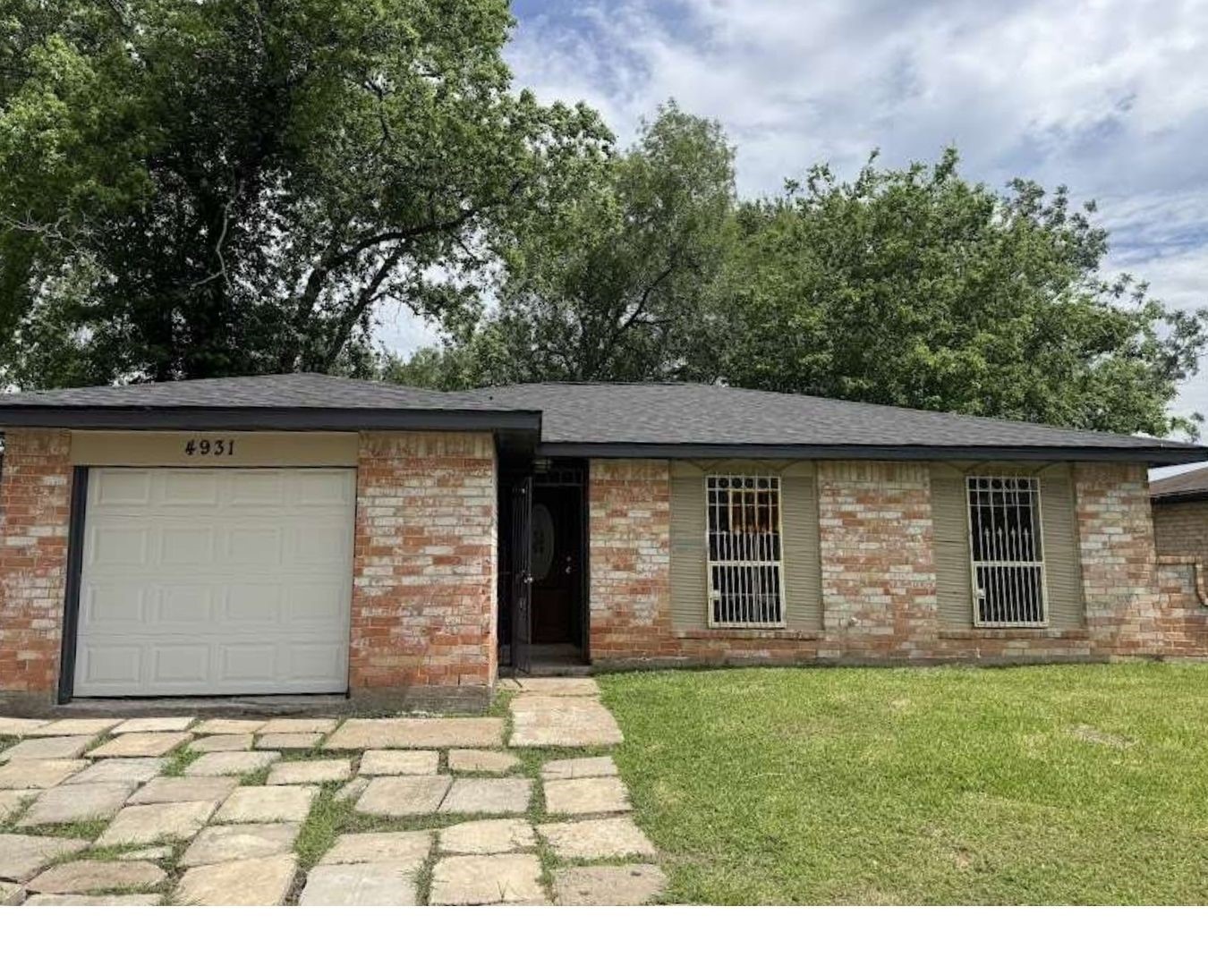 4931 E Ridge Creek Drive Property Photo 1