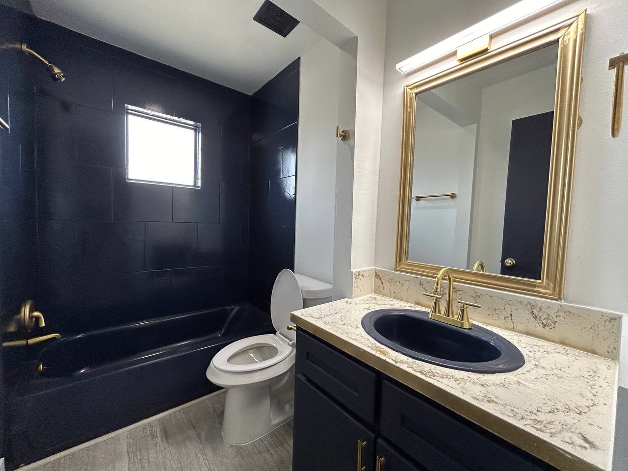 1010 S Wayside Drive 507 Property Photo 18