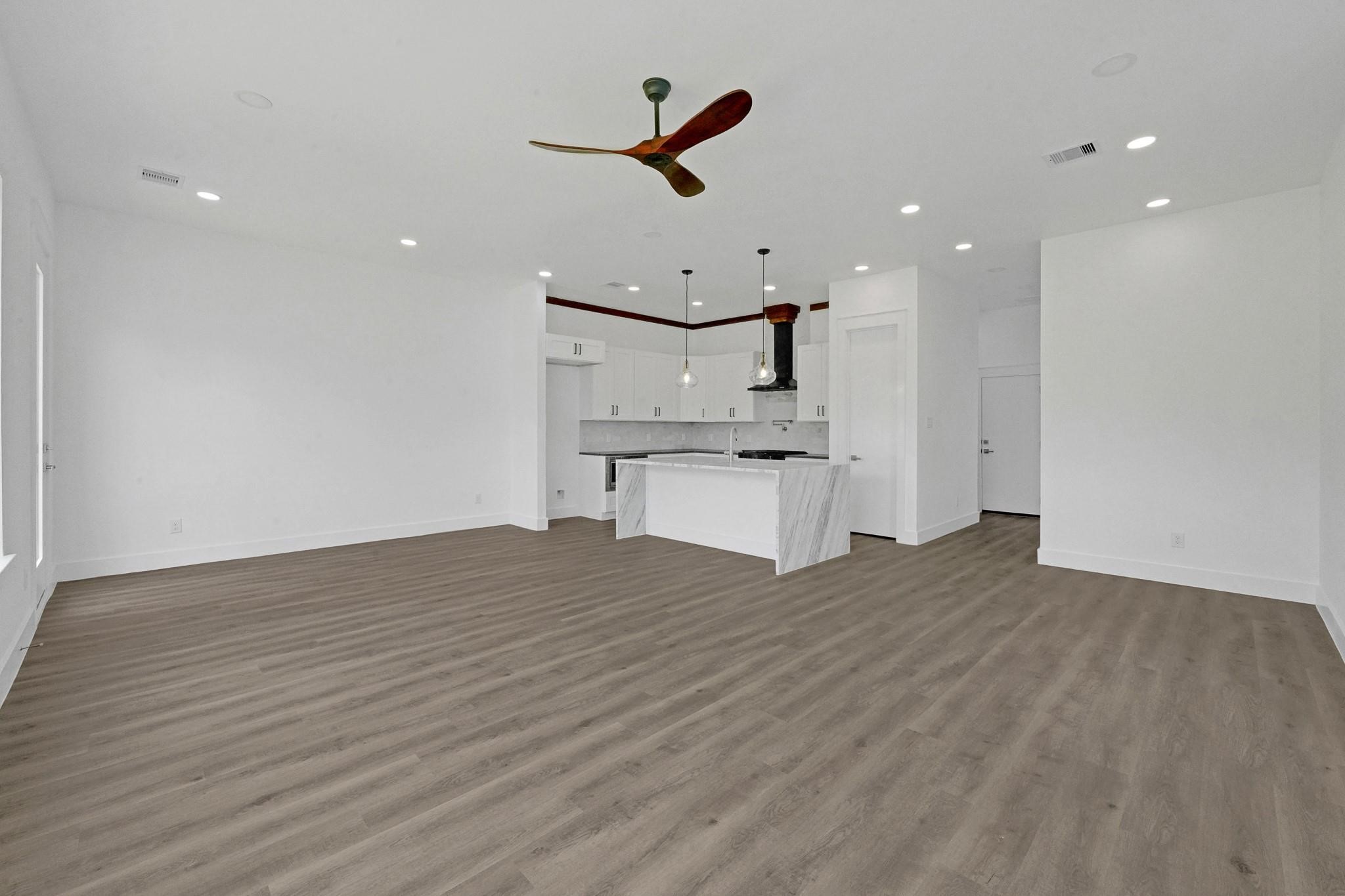 4816 Creekmont Drive Property Photo 5