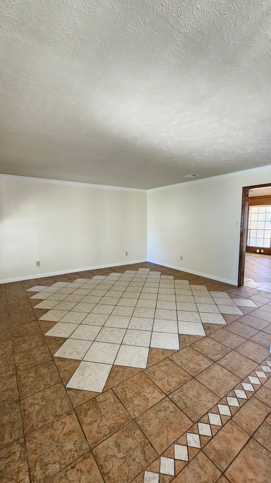 14819 Knightsway Drive Property Photo 4
