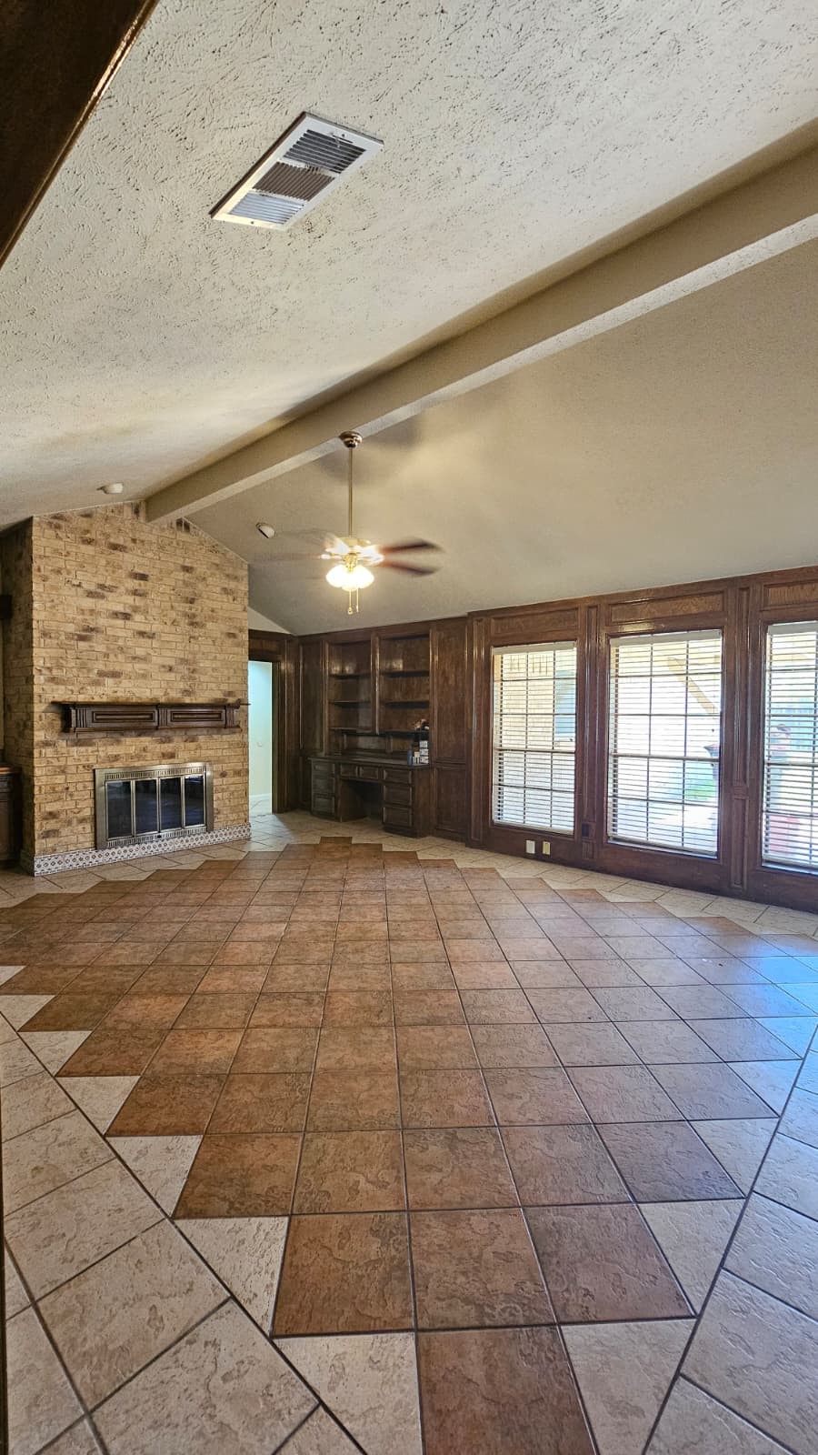 14819 Knightsway Drive Property Photo 6