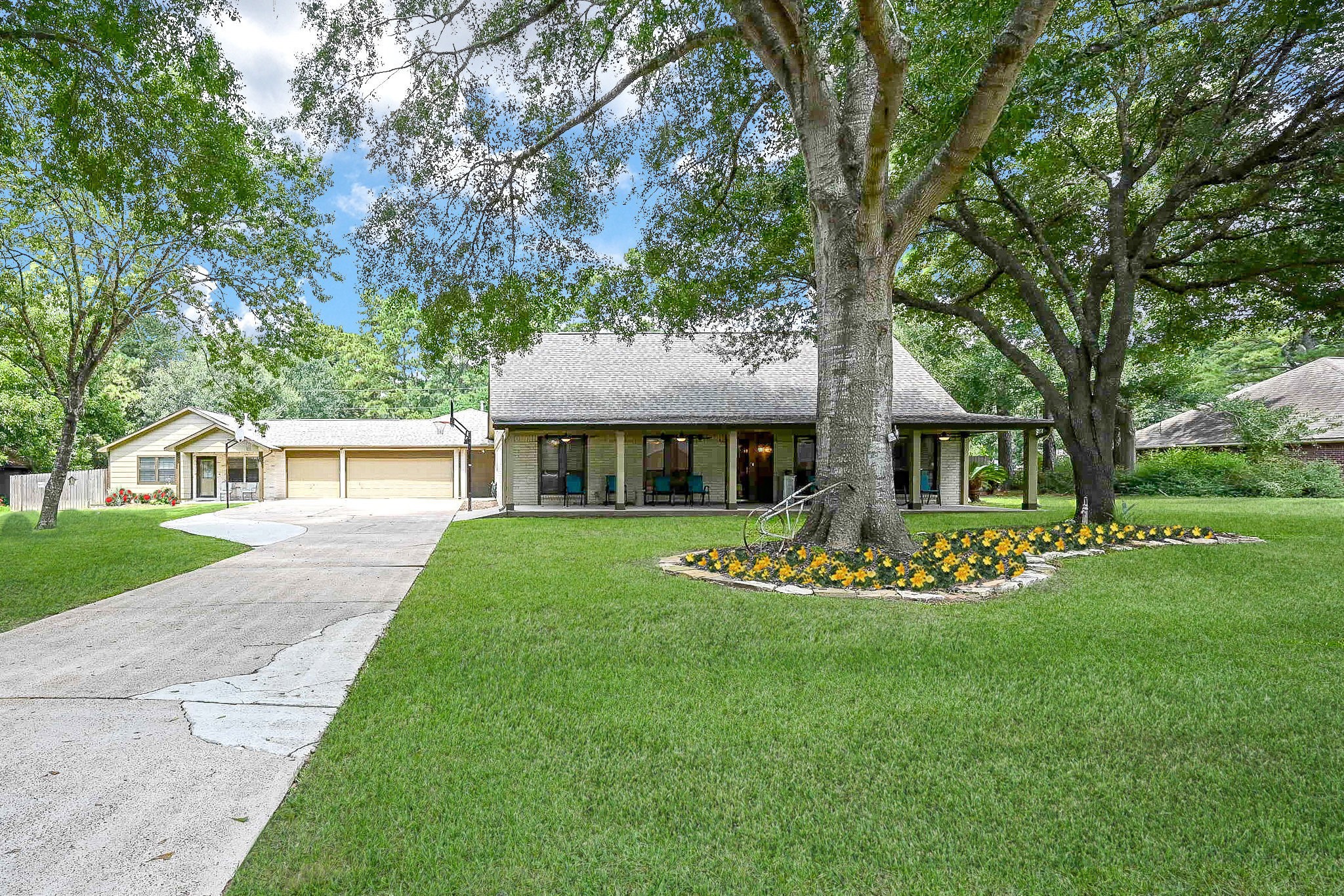 18910 Chickadee Lane Property Photo 1