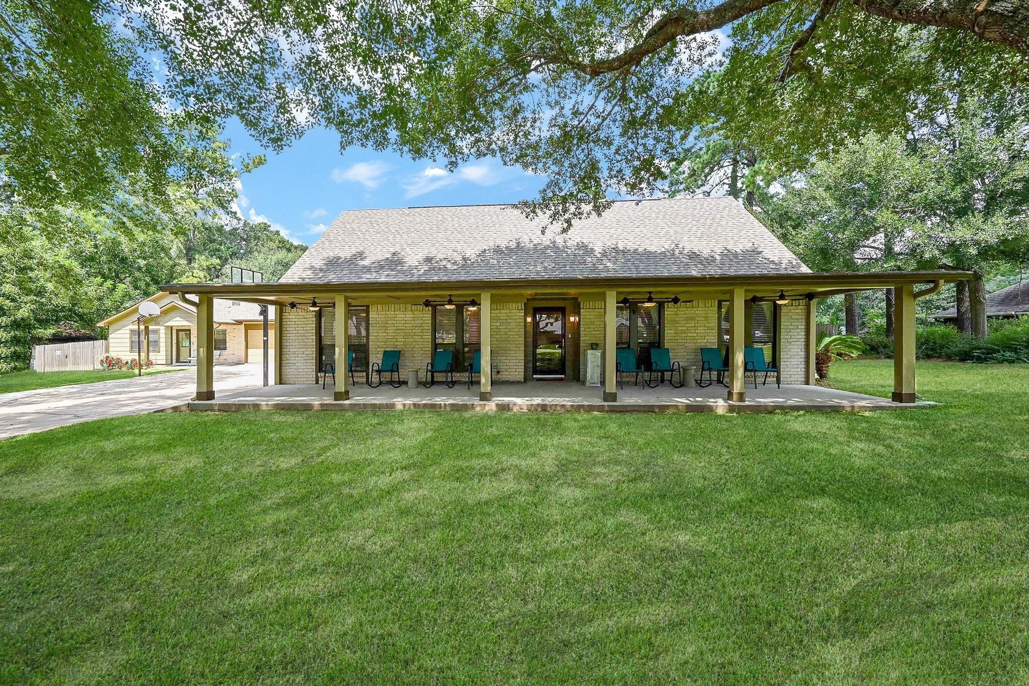 18910 Chickadee Lane Property Photo 2