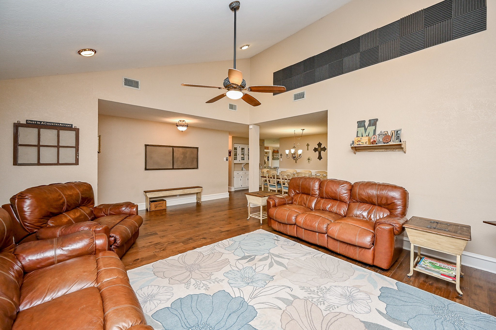 18910 Chickadee Lane Property Photo 8