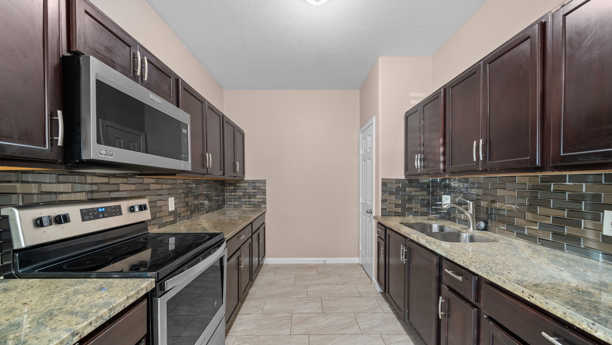 16697 E Forrestal Property Photo 6