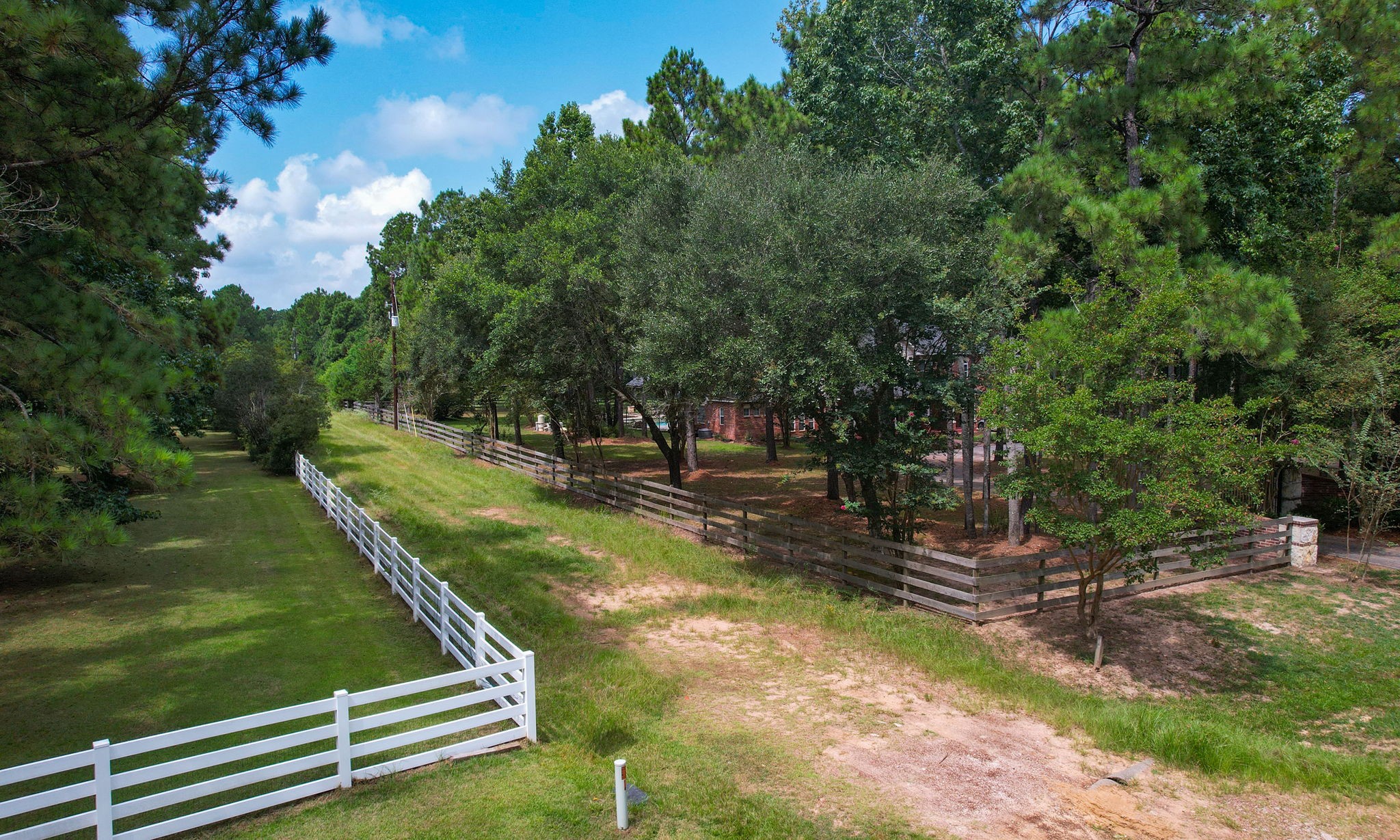 000 Whispering Meadow Property Photo 2