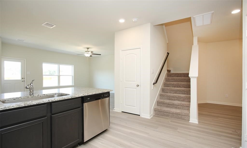 545 Bains Street Property Photo 5