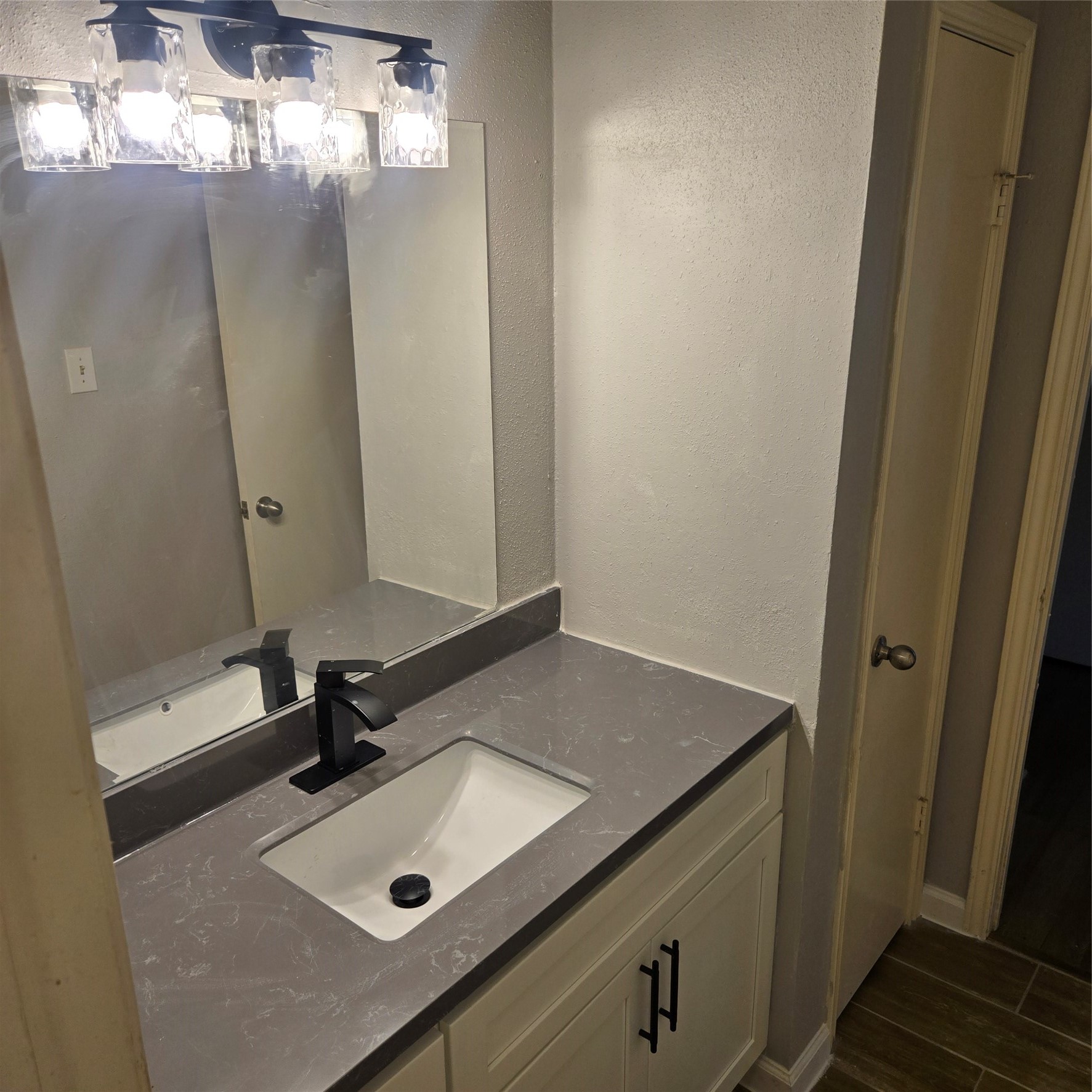 3046 Mosby Drive Property Photo 10