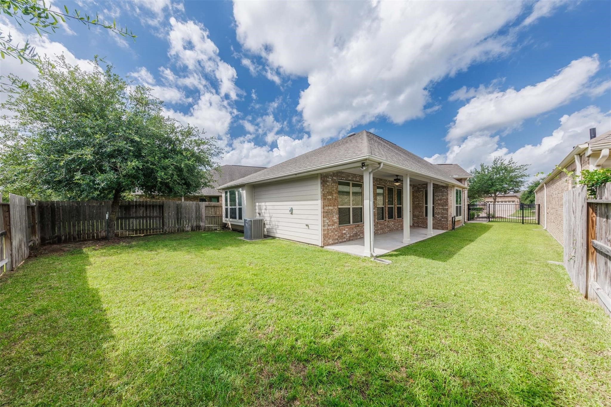 4911 Augusta Pointe Court Property Photo 5