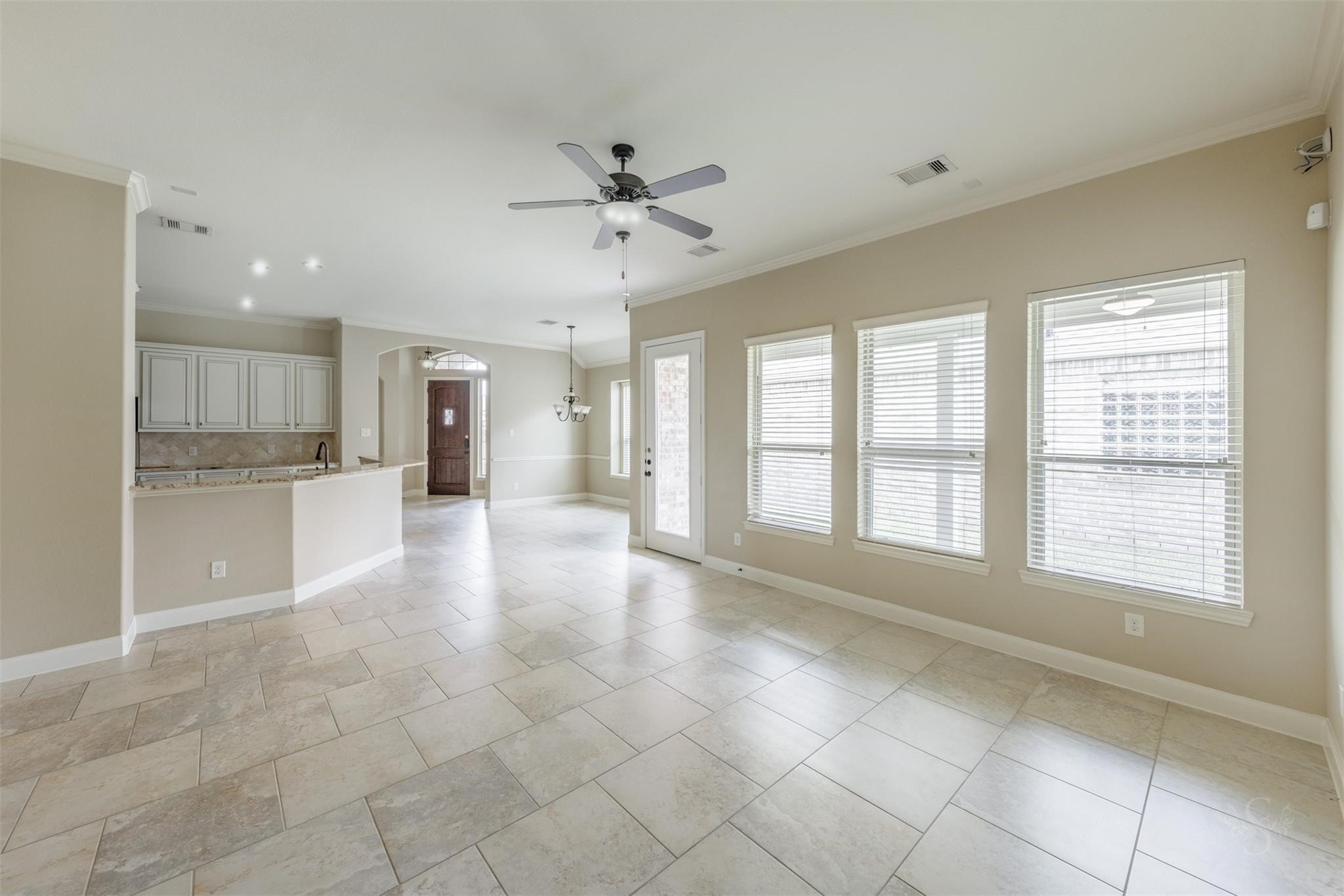 4911 Augusta Pointe Court Property Photo 8