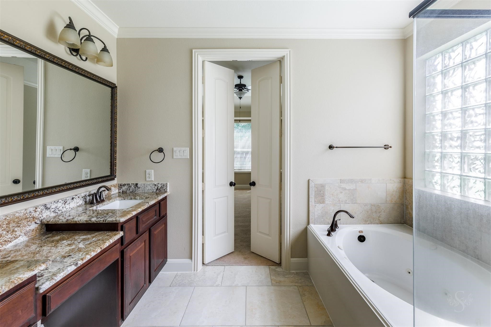 4911 Augusta Pointe Court Property Photo 17