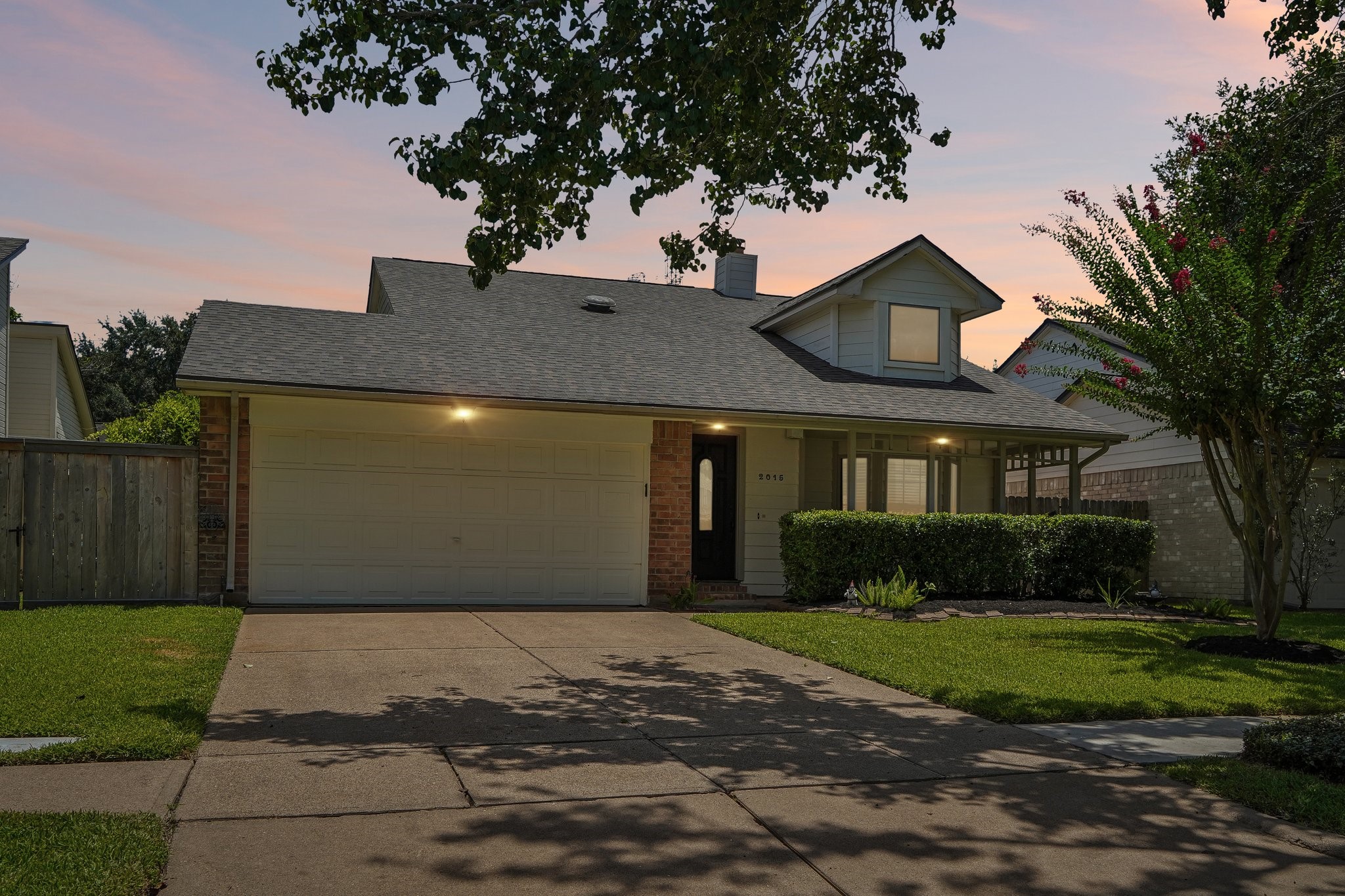 2015 Creek Valley Lane Property Photo 1