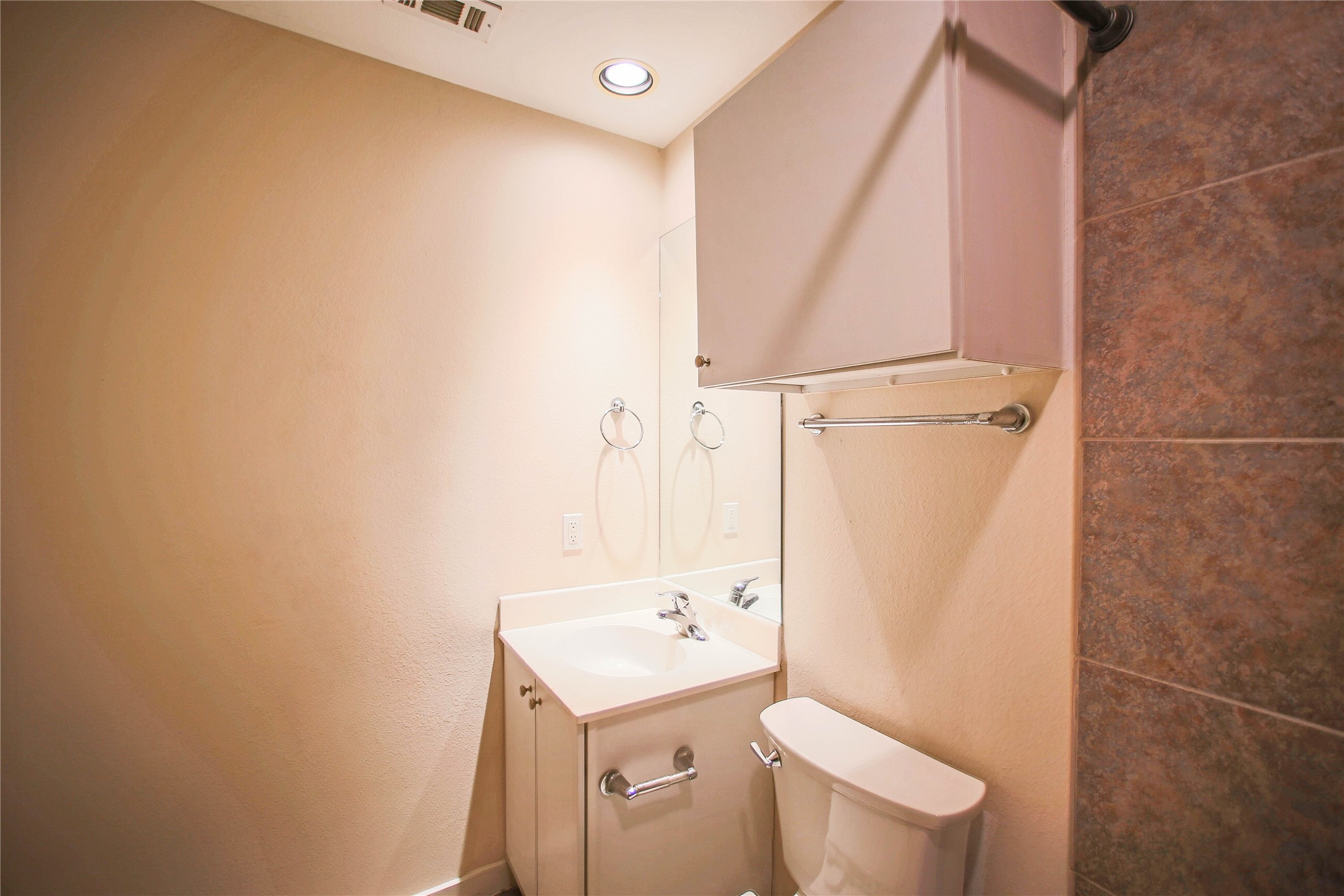 6913 Yellowstone Way Drive Property Photo 3