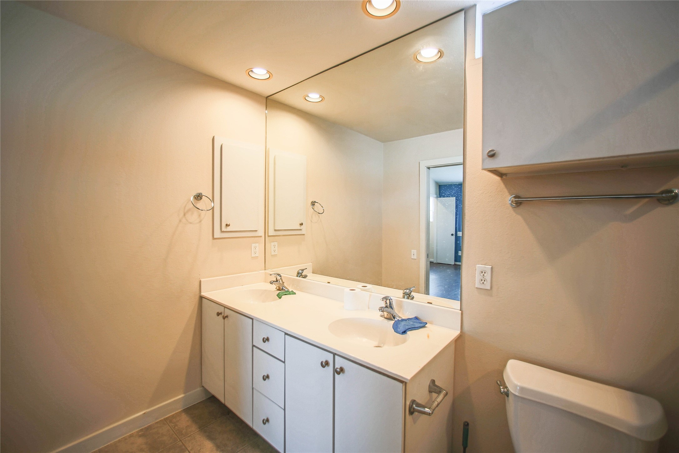 6913 Yellowstone Way Drive Property Photo 15