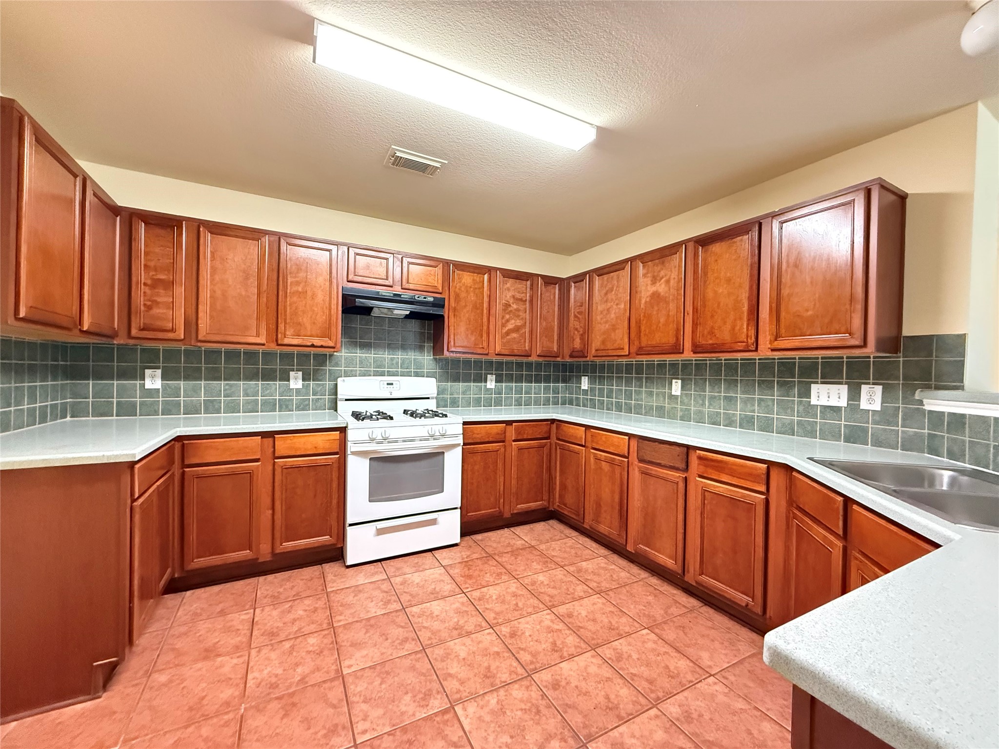 20727 Cypress Echo Drive Property Photo 8