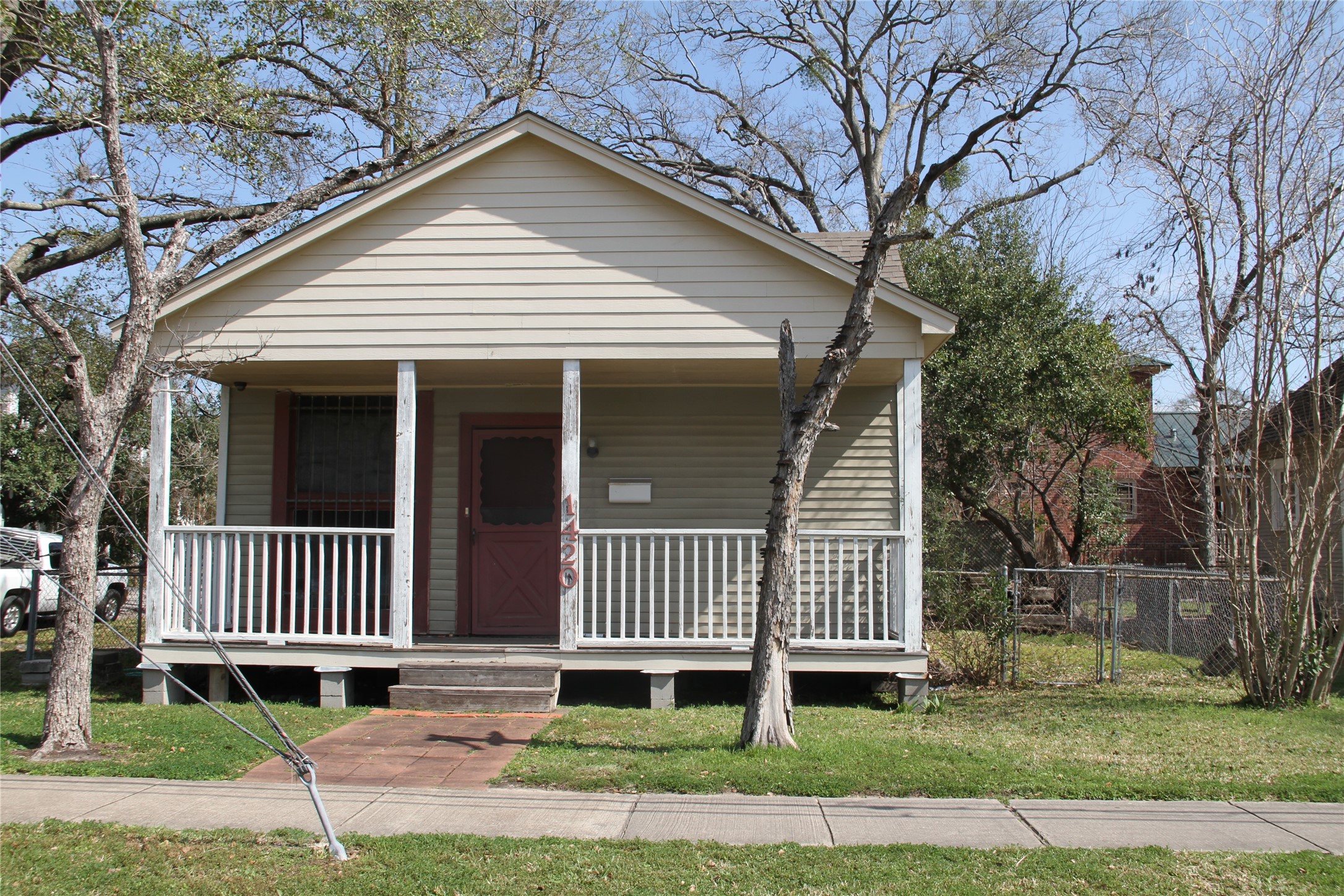 1420 Oxford Street Property Photo 8