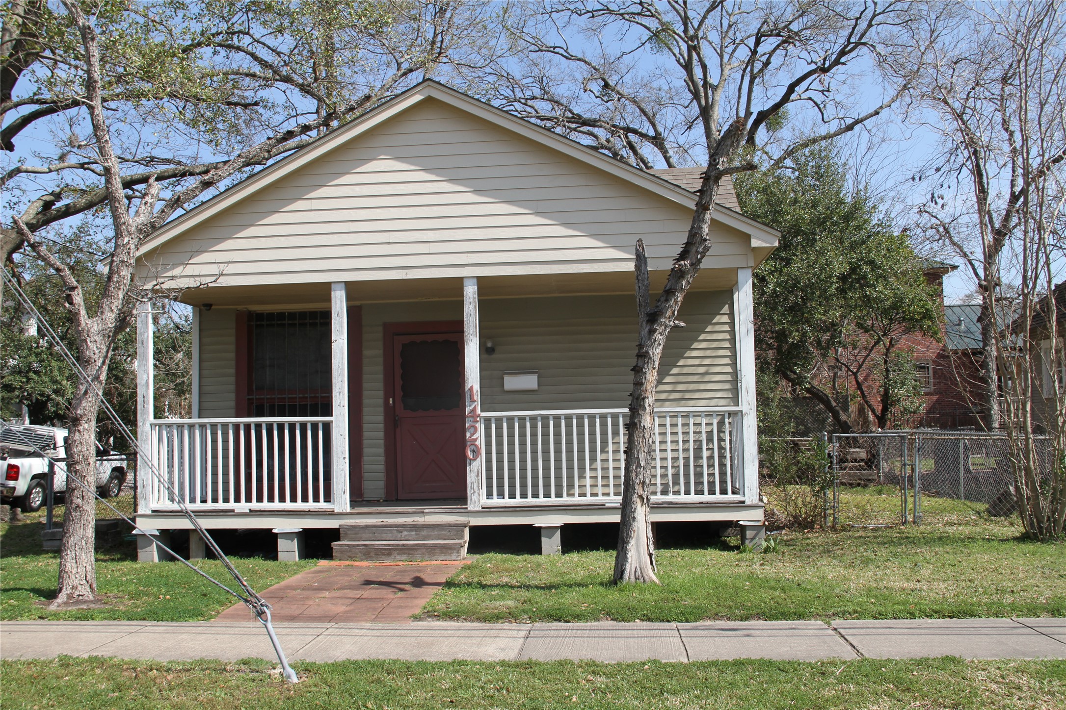 1420 Oxford Street Property Photo 9