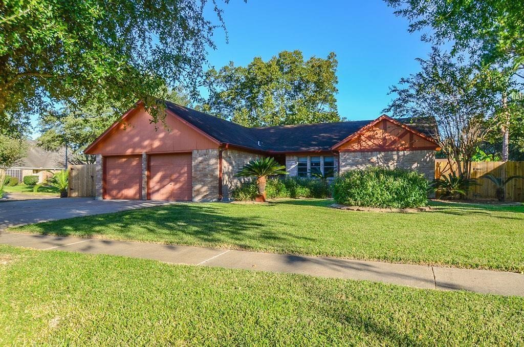 22814 Coriander Drive Property Photo 2