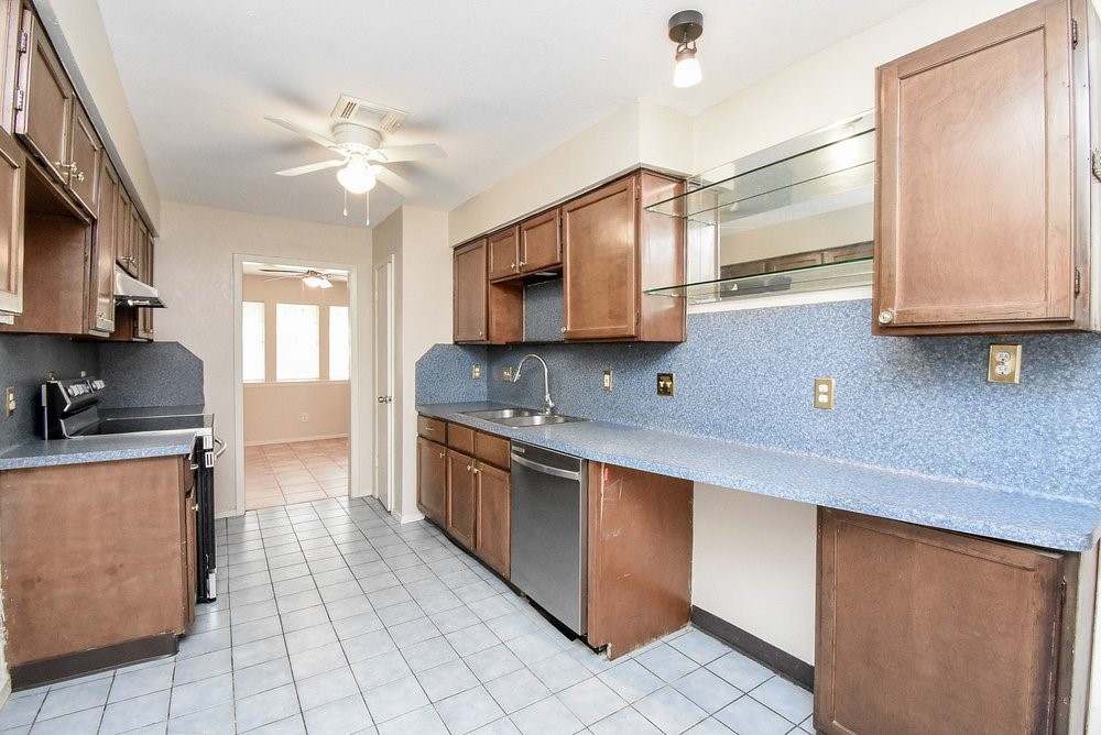 22814 Coriander Drive Property Photo 15
