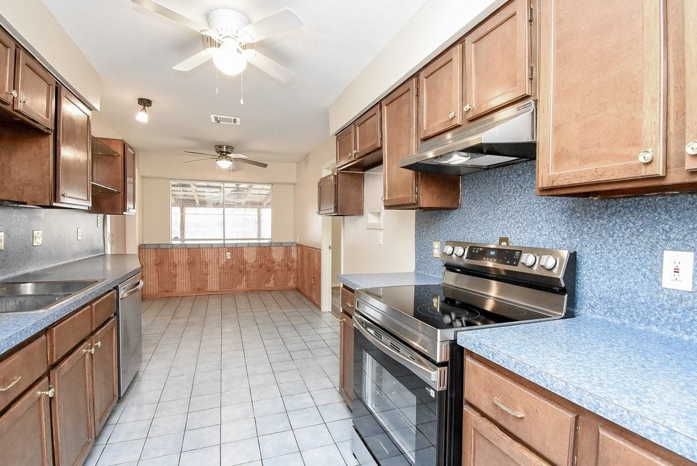 22814 Coriander Drive Property Photo 16