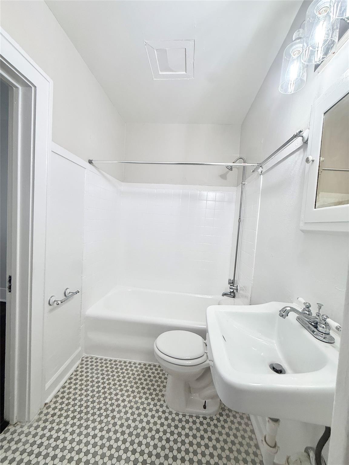 1126 Berthea Street 18 Property Photo 13