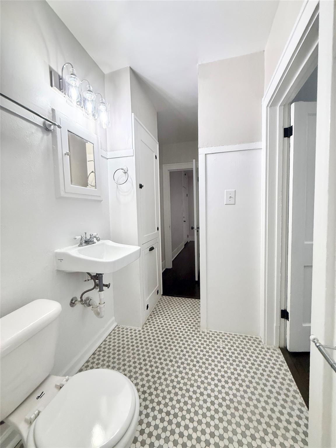 1126 Berthea Street 18 Property Photo 14