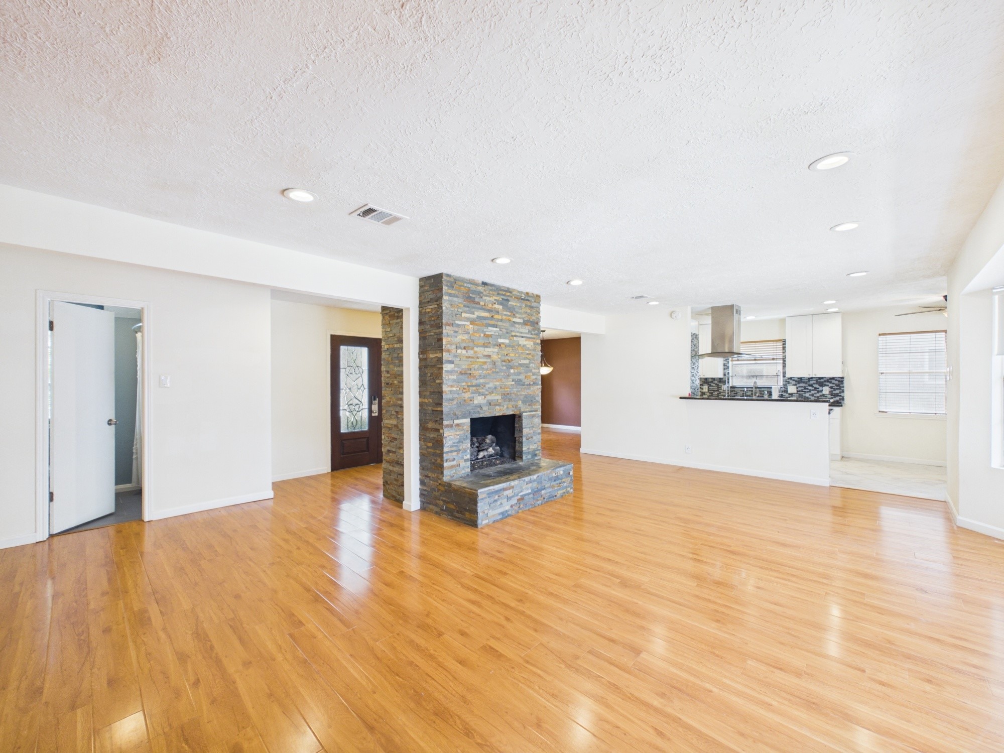 12842 Westmere Drive Property Photo 13