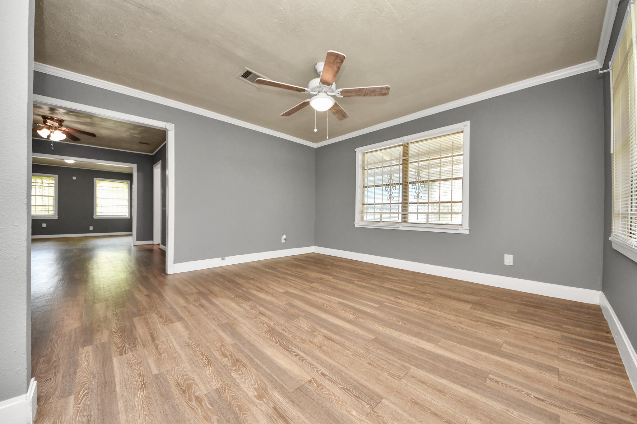 3214 Tuam St Property Photo 4