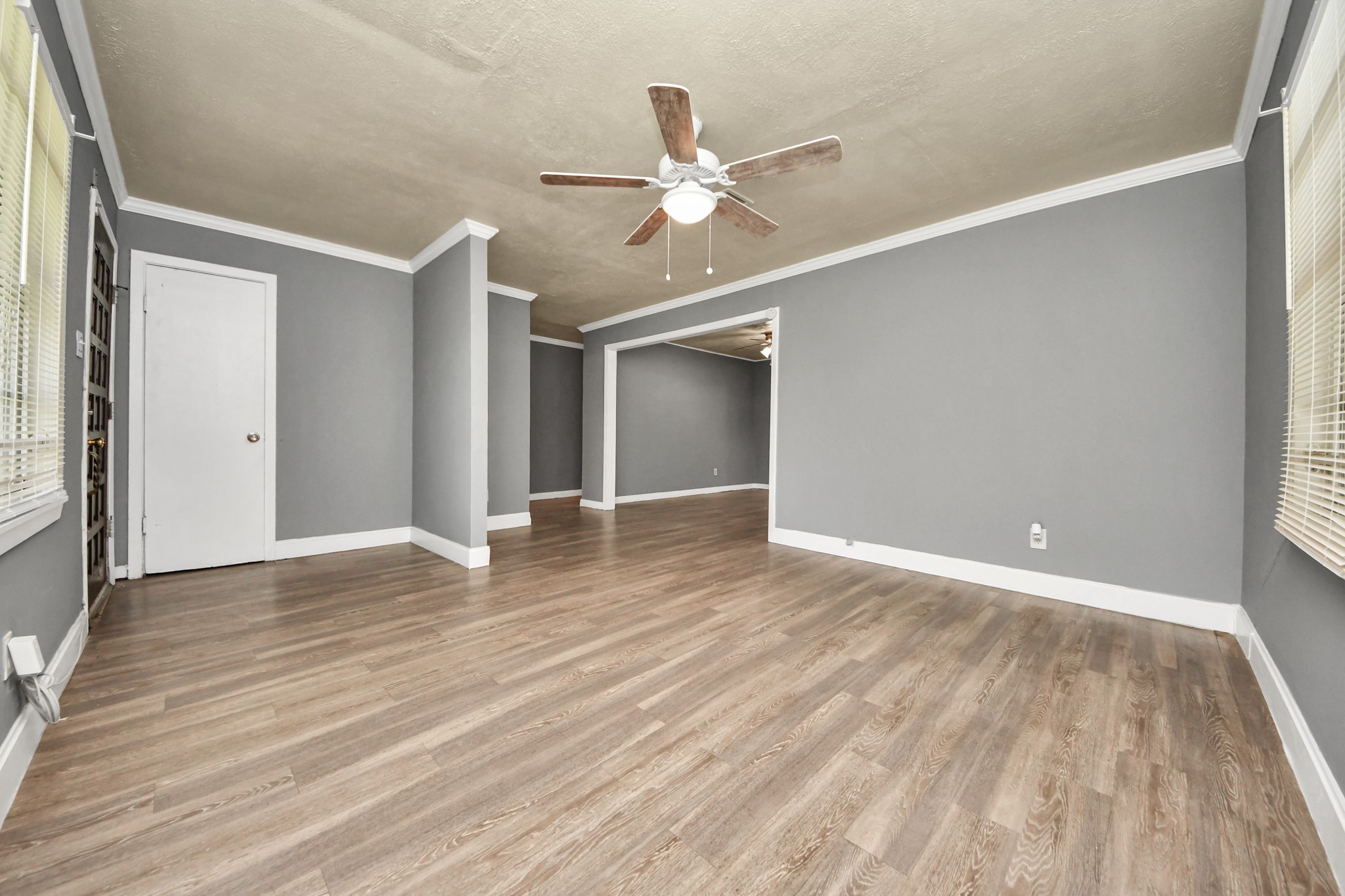 3214 Tuam St Property Photo 5