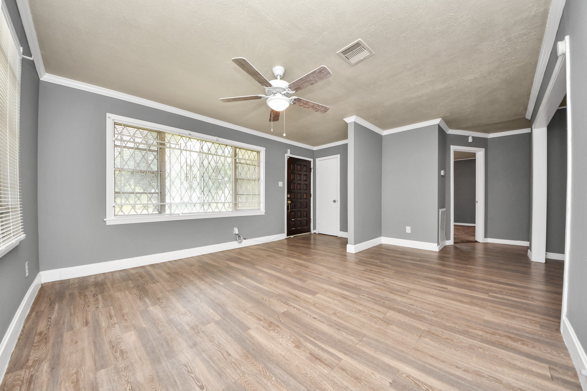 3214 Tuam St Property Photo 6