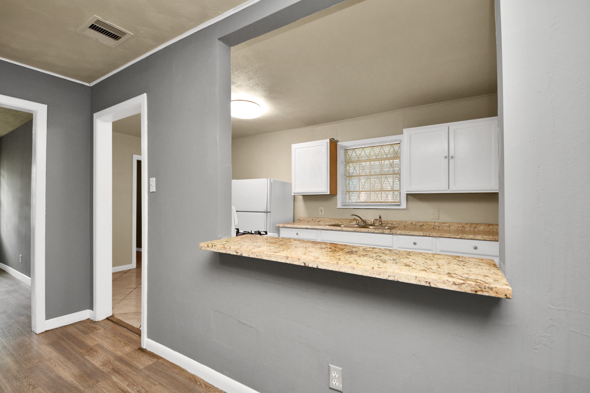 3214 Tuam St Property Photo 12