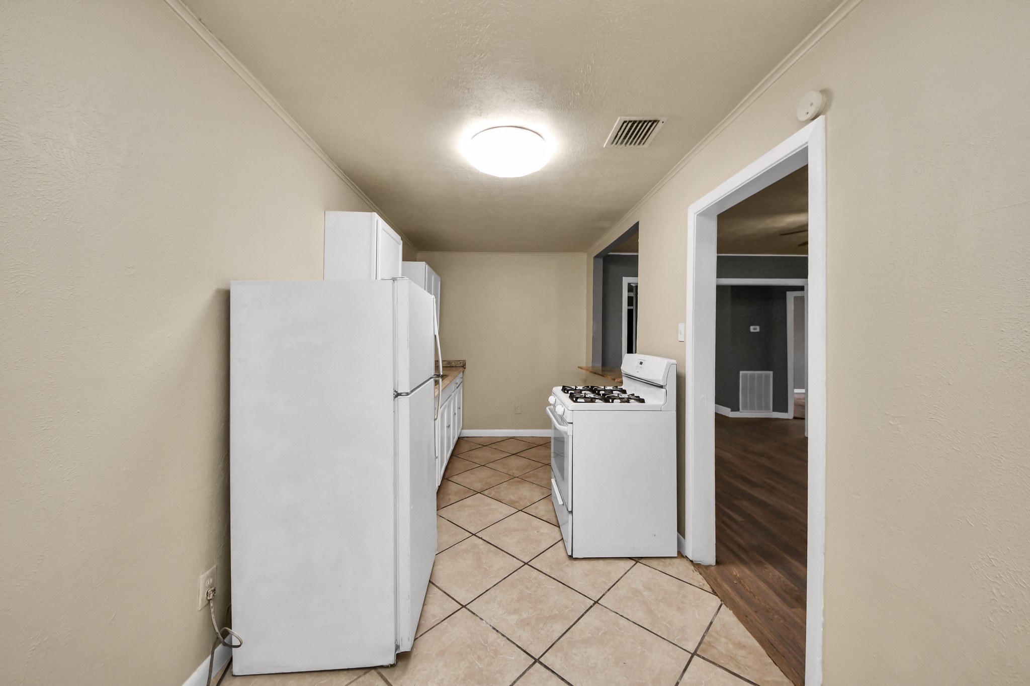 3214 Tuam St Property Photo 16
