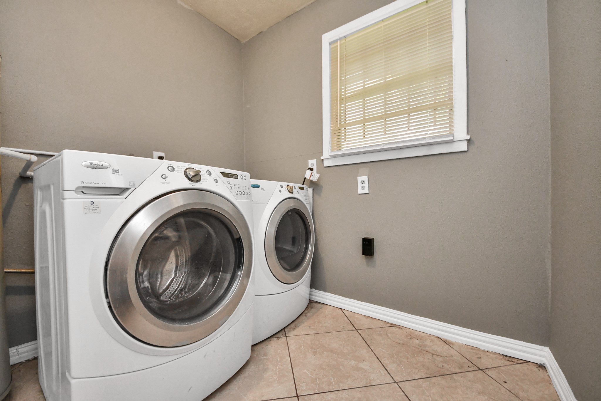 3214 Tuam St Property Photo 18