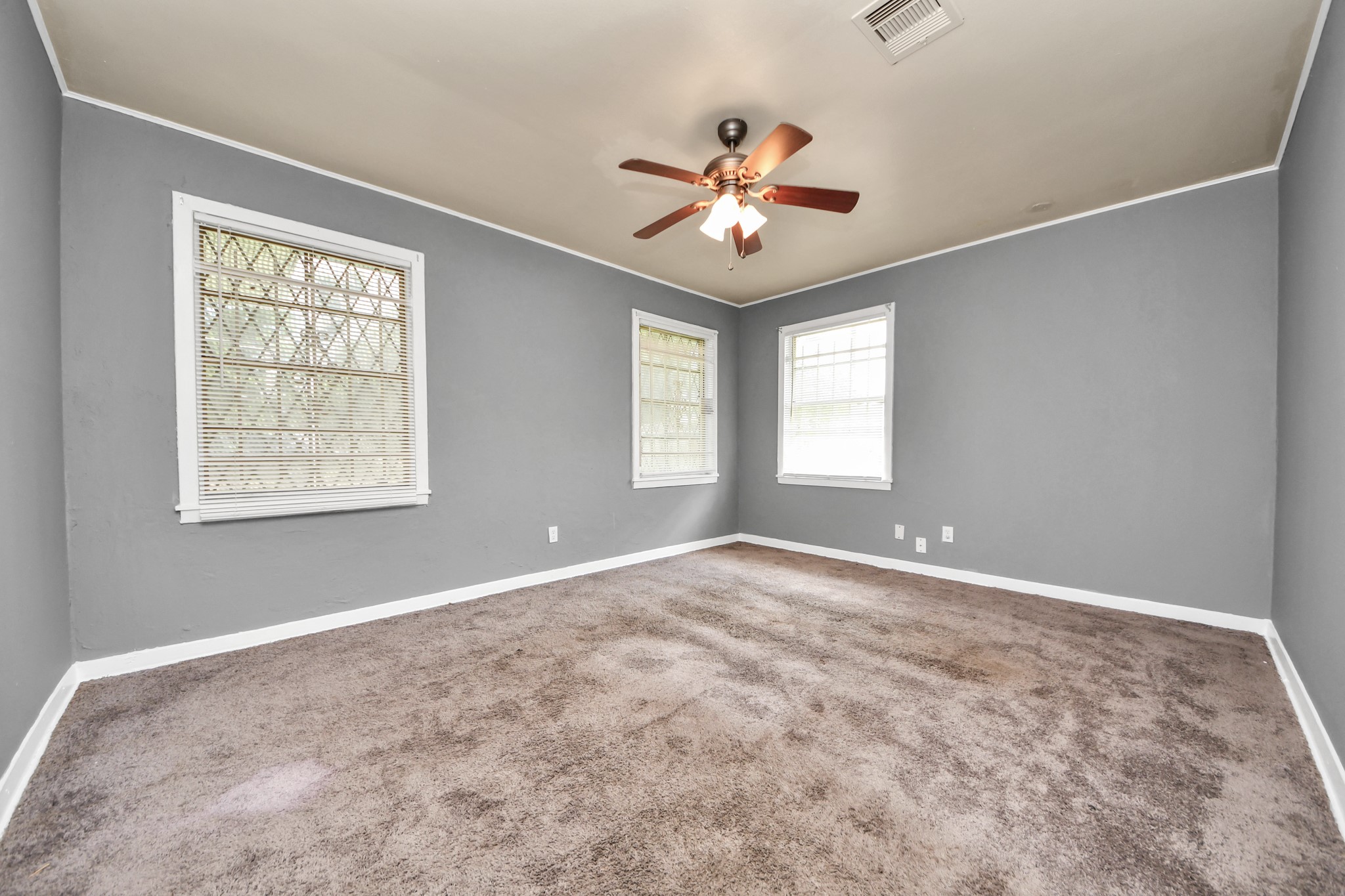 3214 Tuam St Property Photo 19