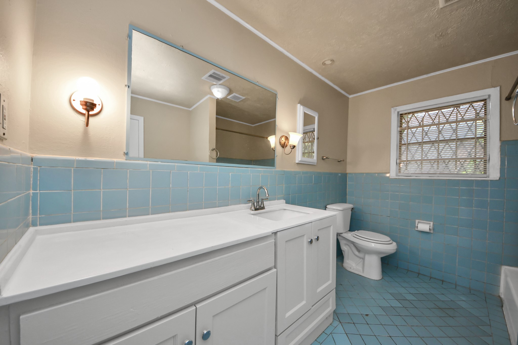 3214 Tuam St Property Photo 23