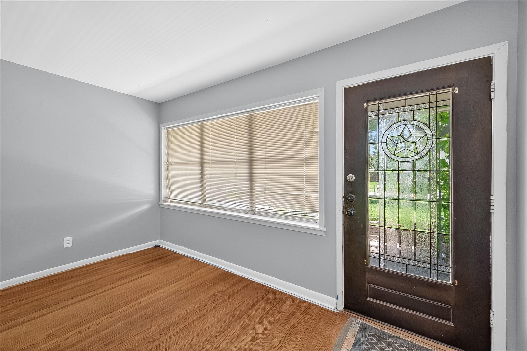 1509 Ronson Road Property Photo 2