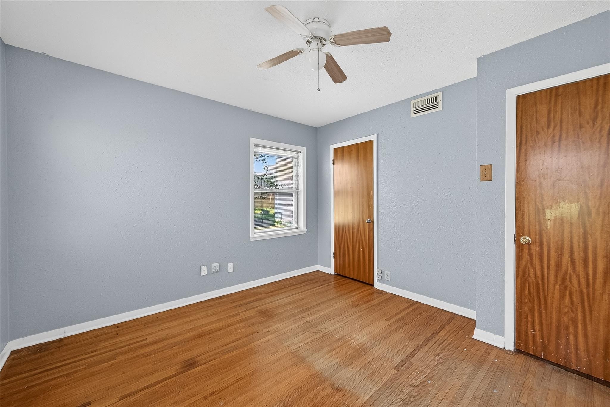 1509 Ronson Road Property Photo 8