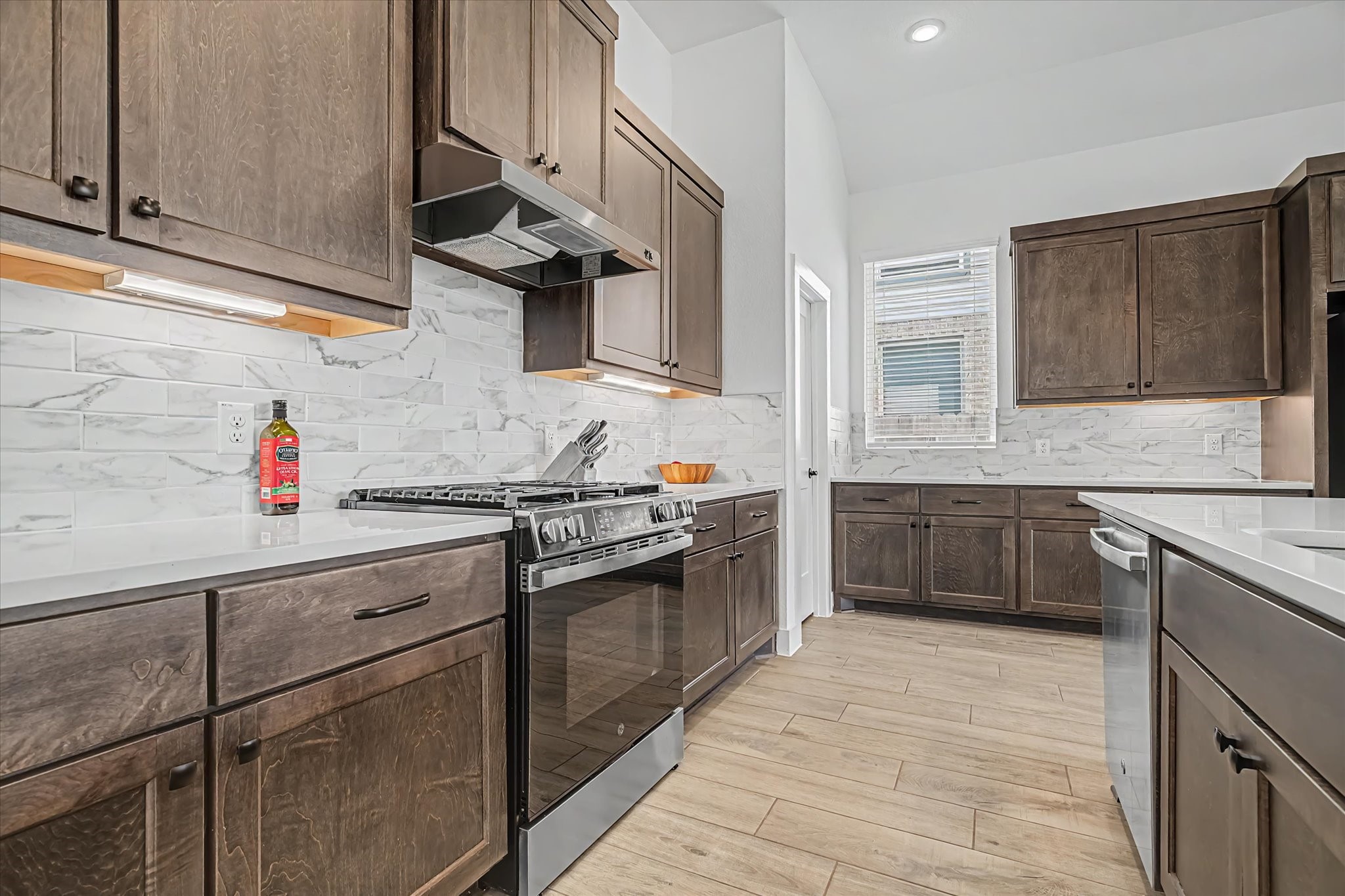 3851 Mulberry Farms Drive Property Photo 6