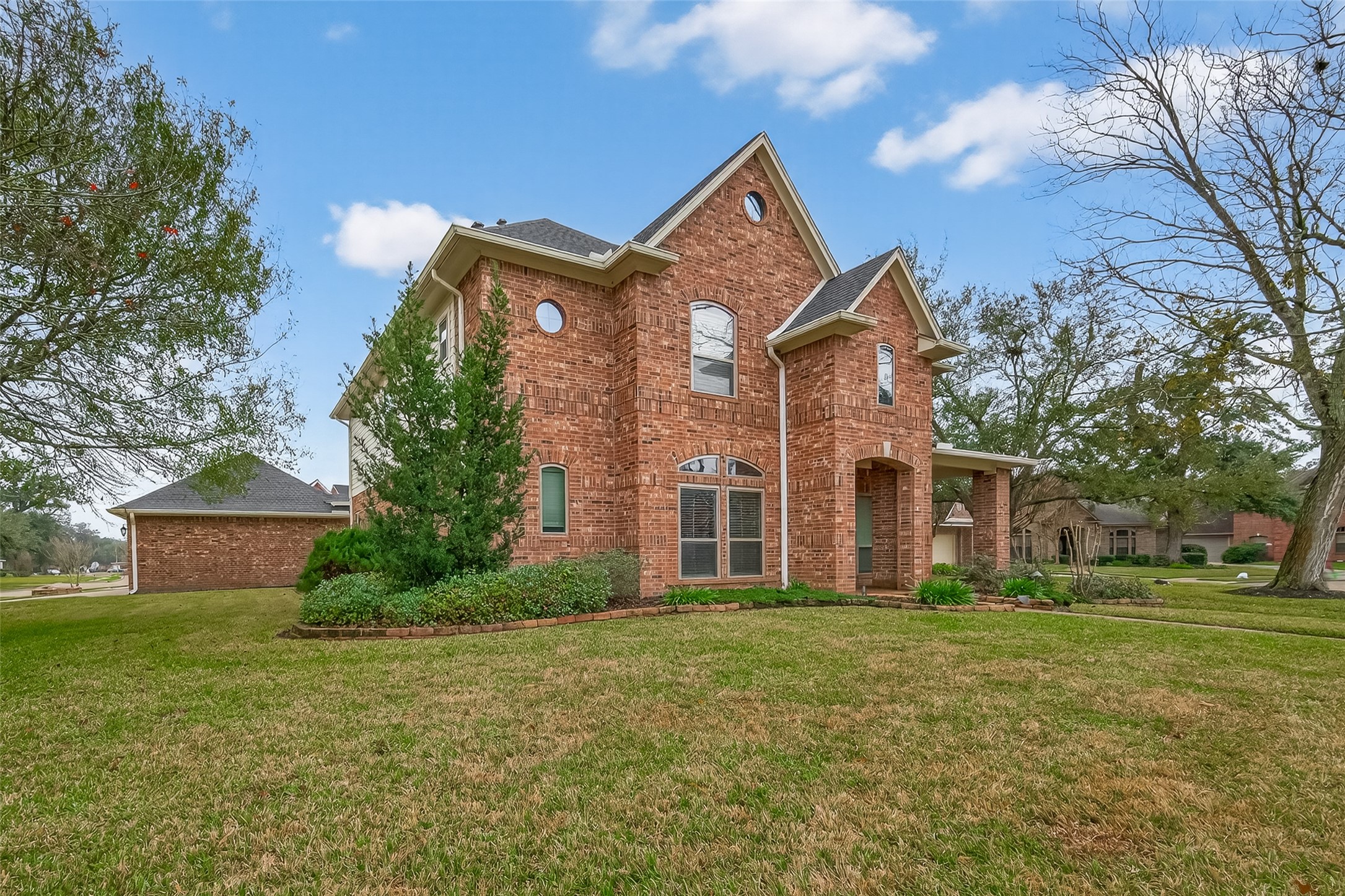 51 English Oak Court Property Photo 1