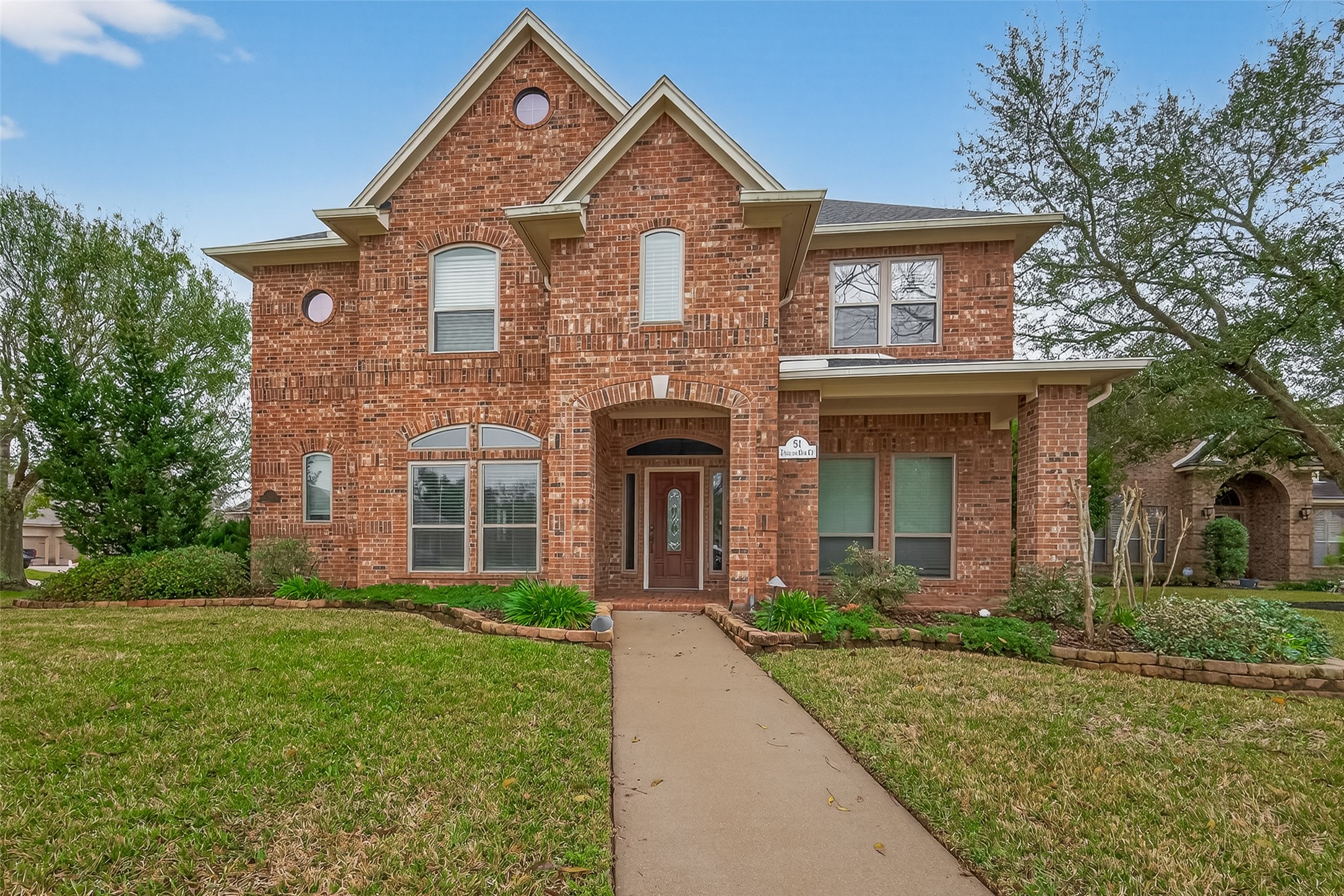 51 English Oak Court Property Photo 2