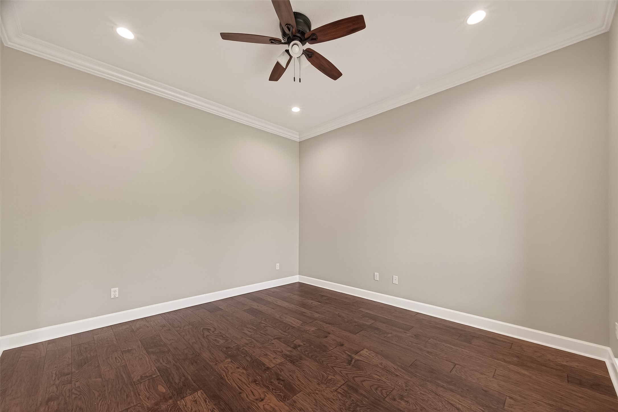 51 English Oak Court Property Photo 7