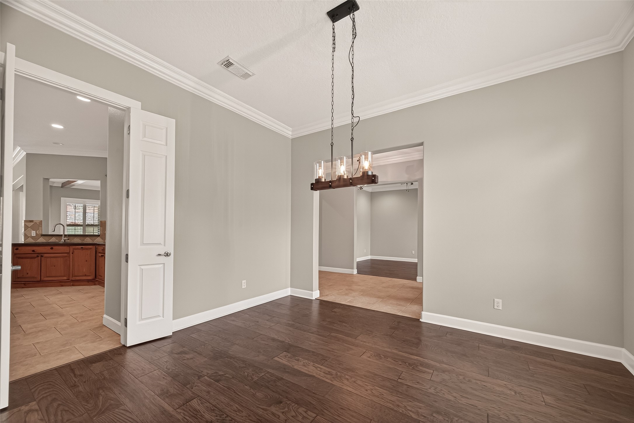 51 English Oak Court Property Photo 10
