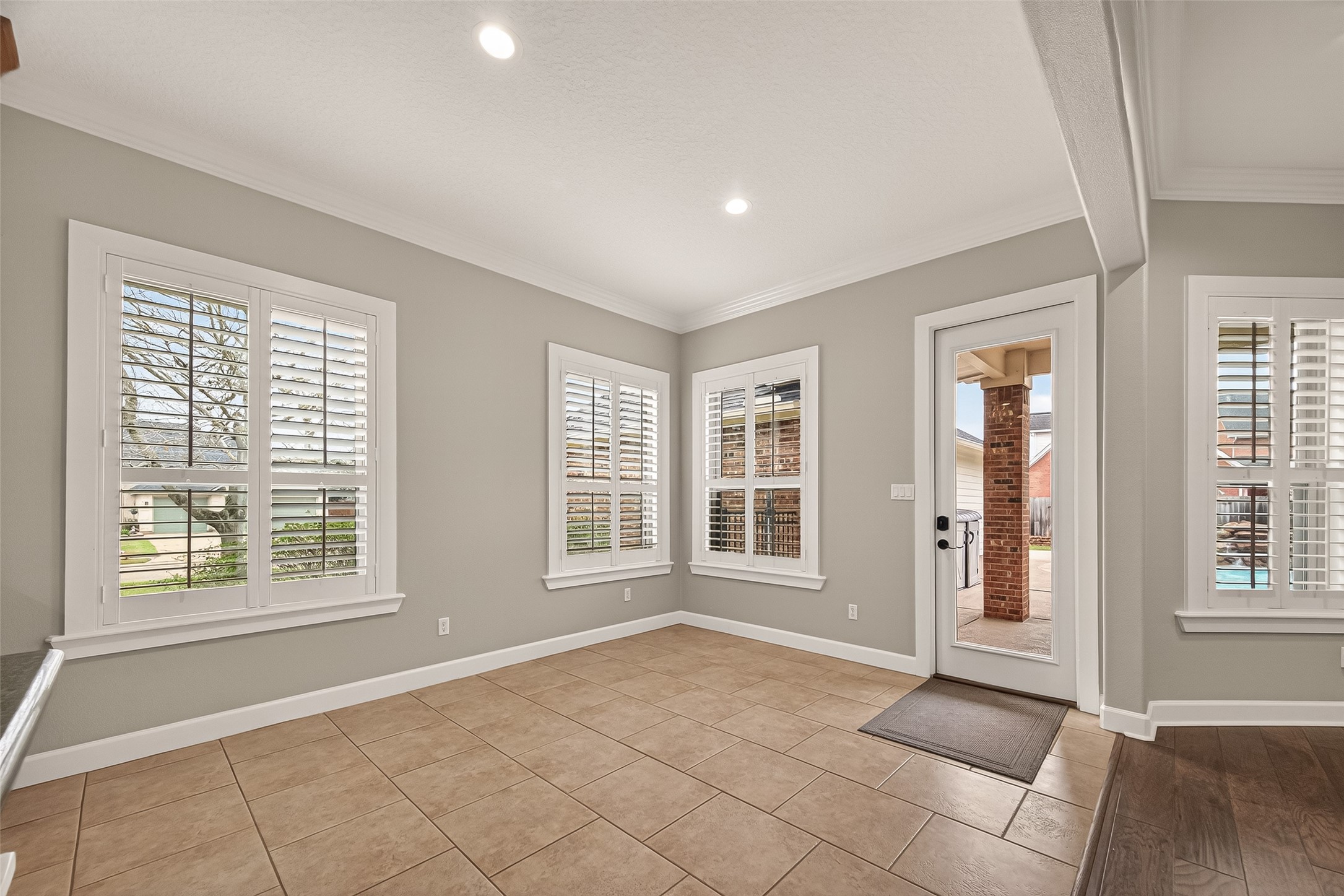 51 English Oak Court Property Photo 14