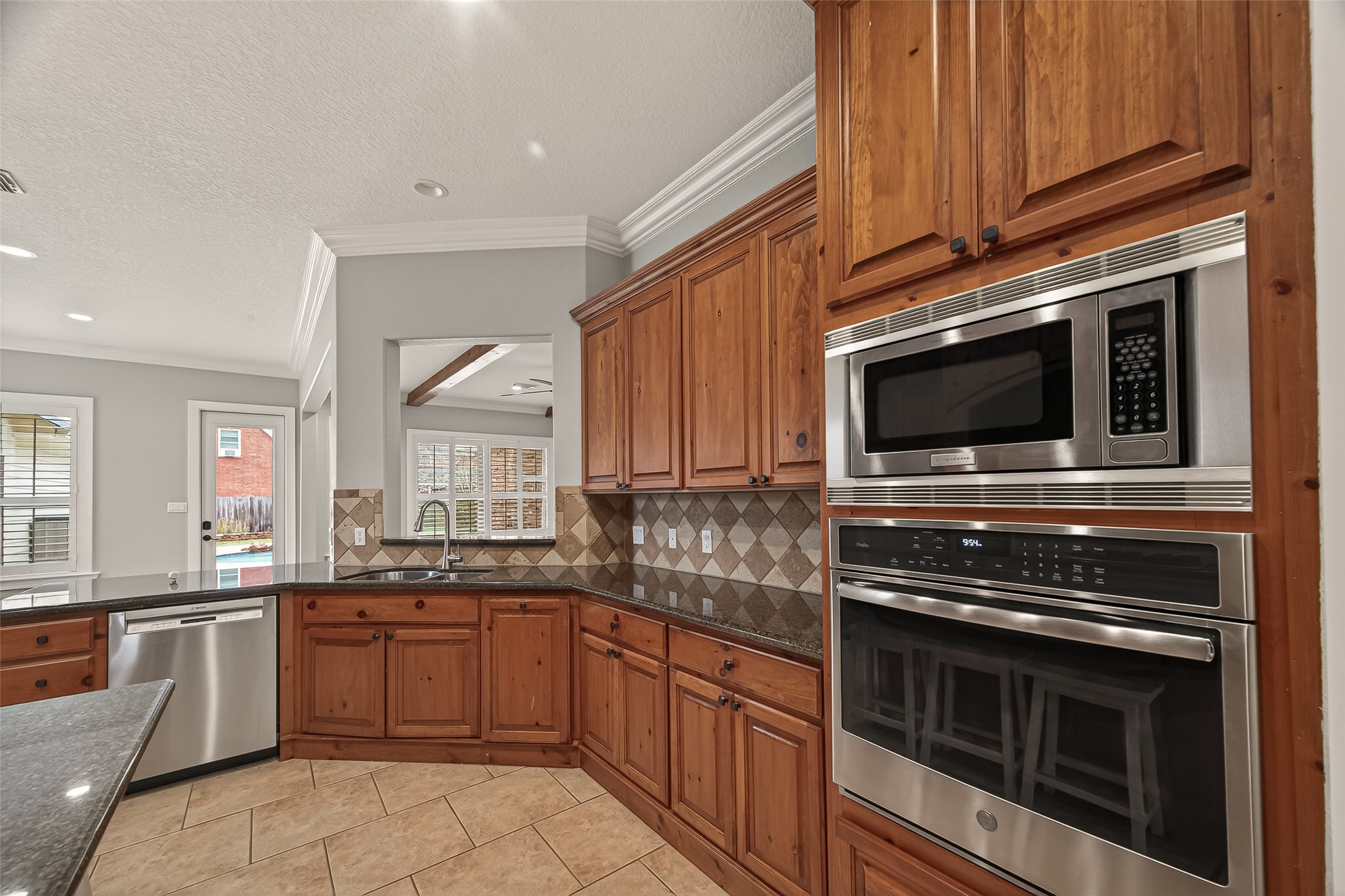 51 English Oak Court Property Photo 19