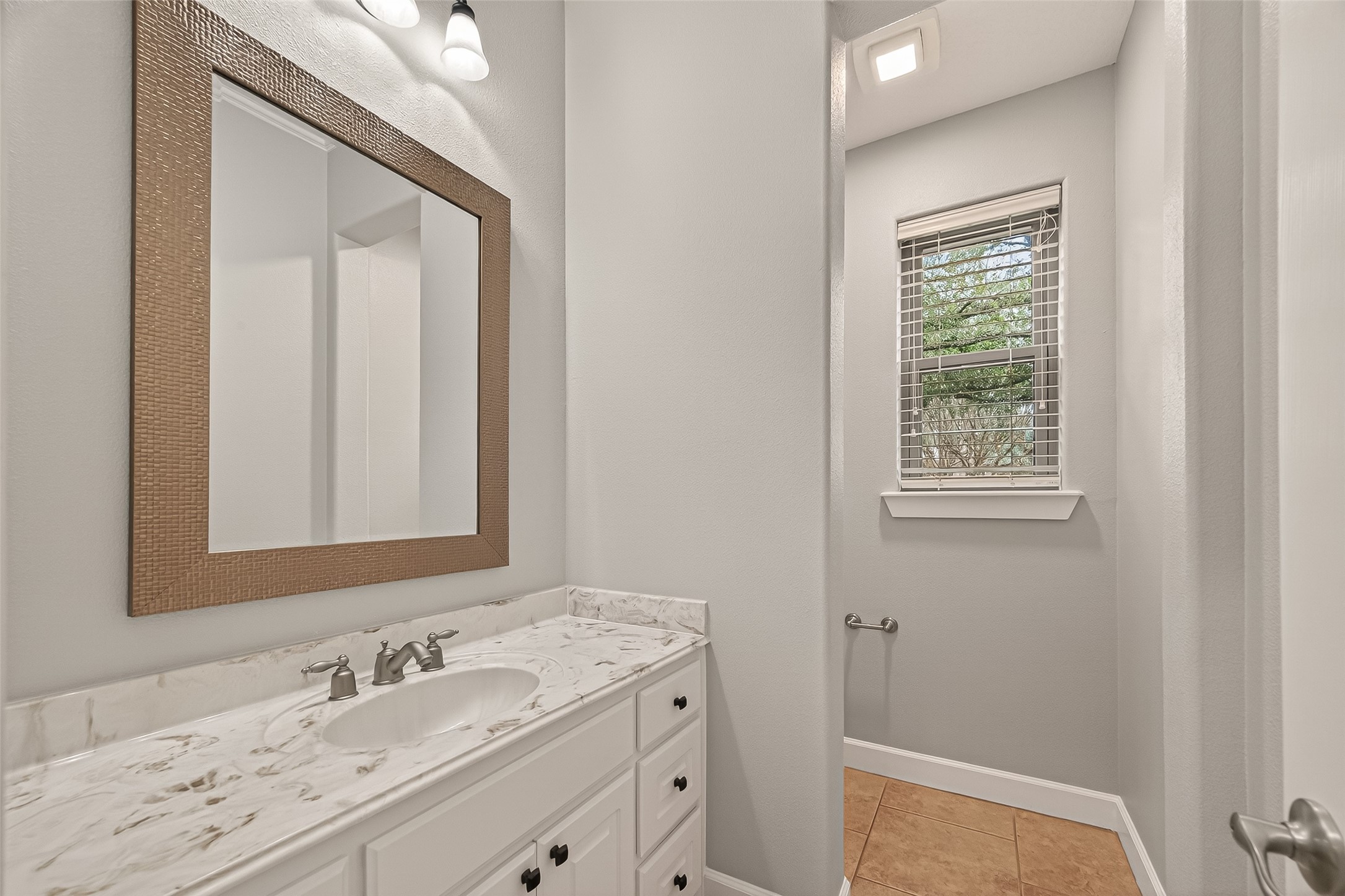 51 English Oak Court Property Photo 22